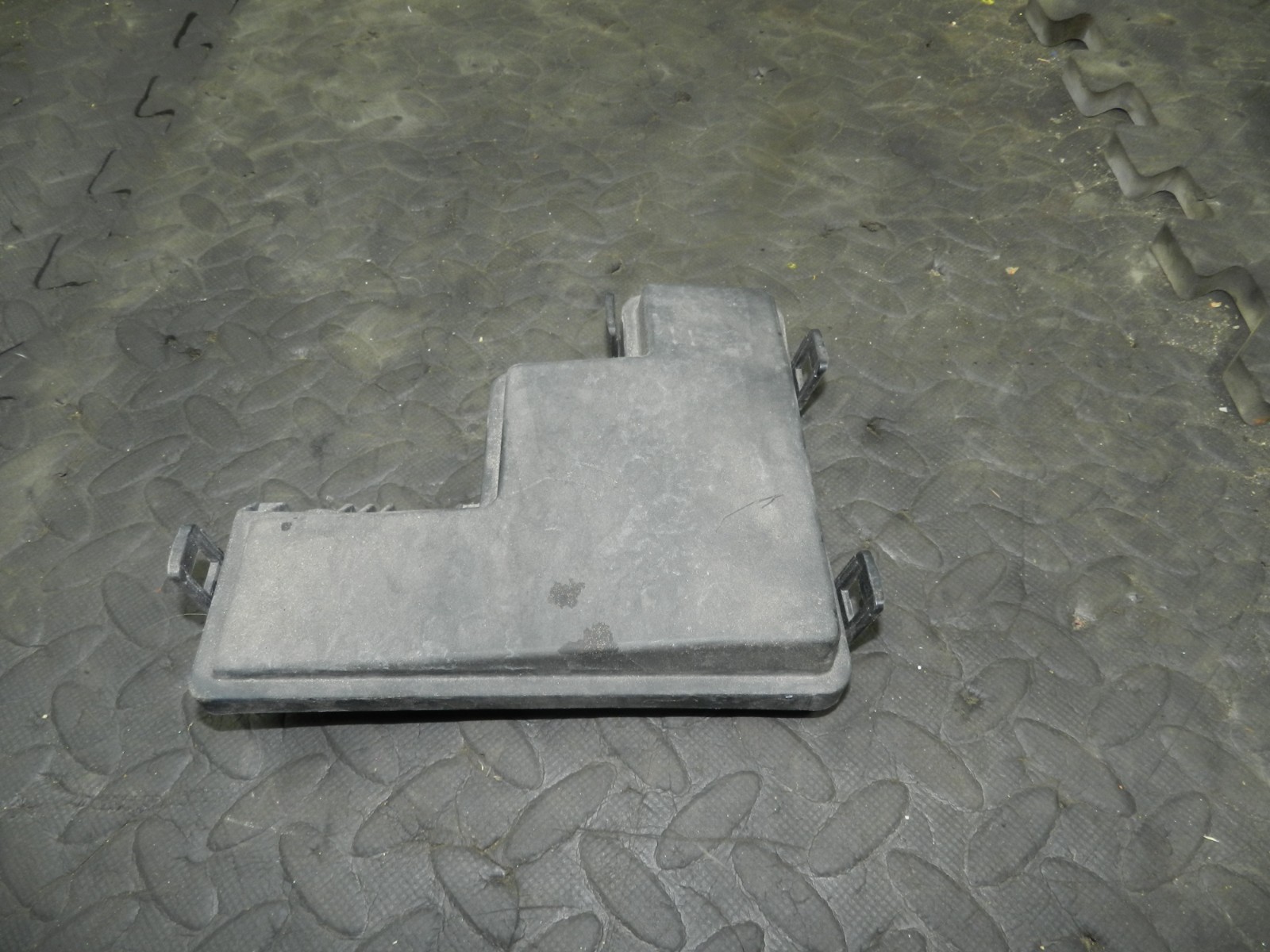 180. 2018 RENAULT KOLEOS MK2. FUSE BOX BOARD COVER LID