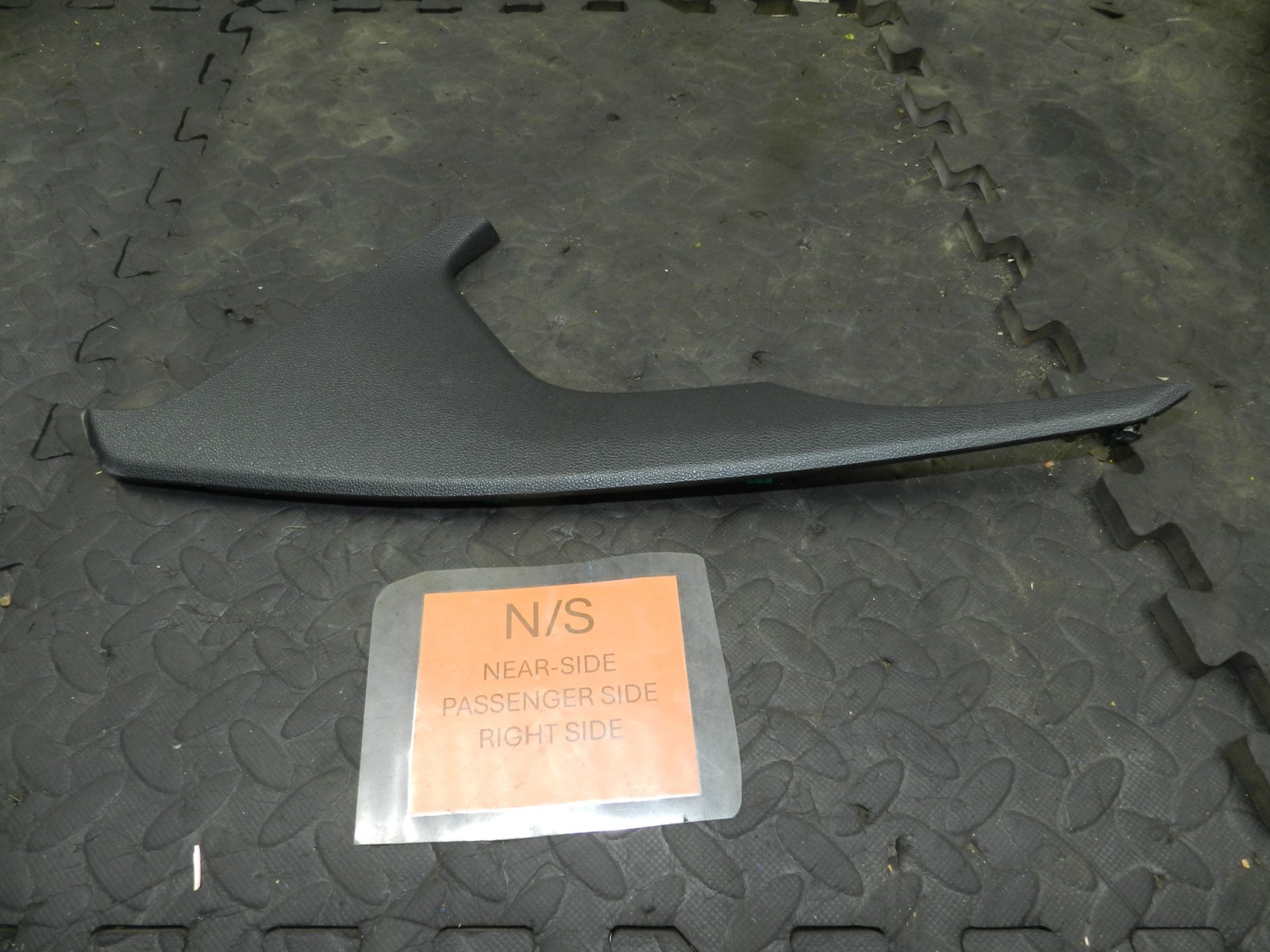 180. 2018 RENAULT KOLEOS MK2. PASSENGER SIDE TRIM PANEL