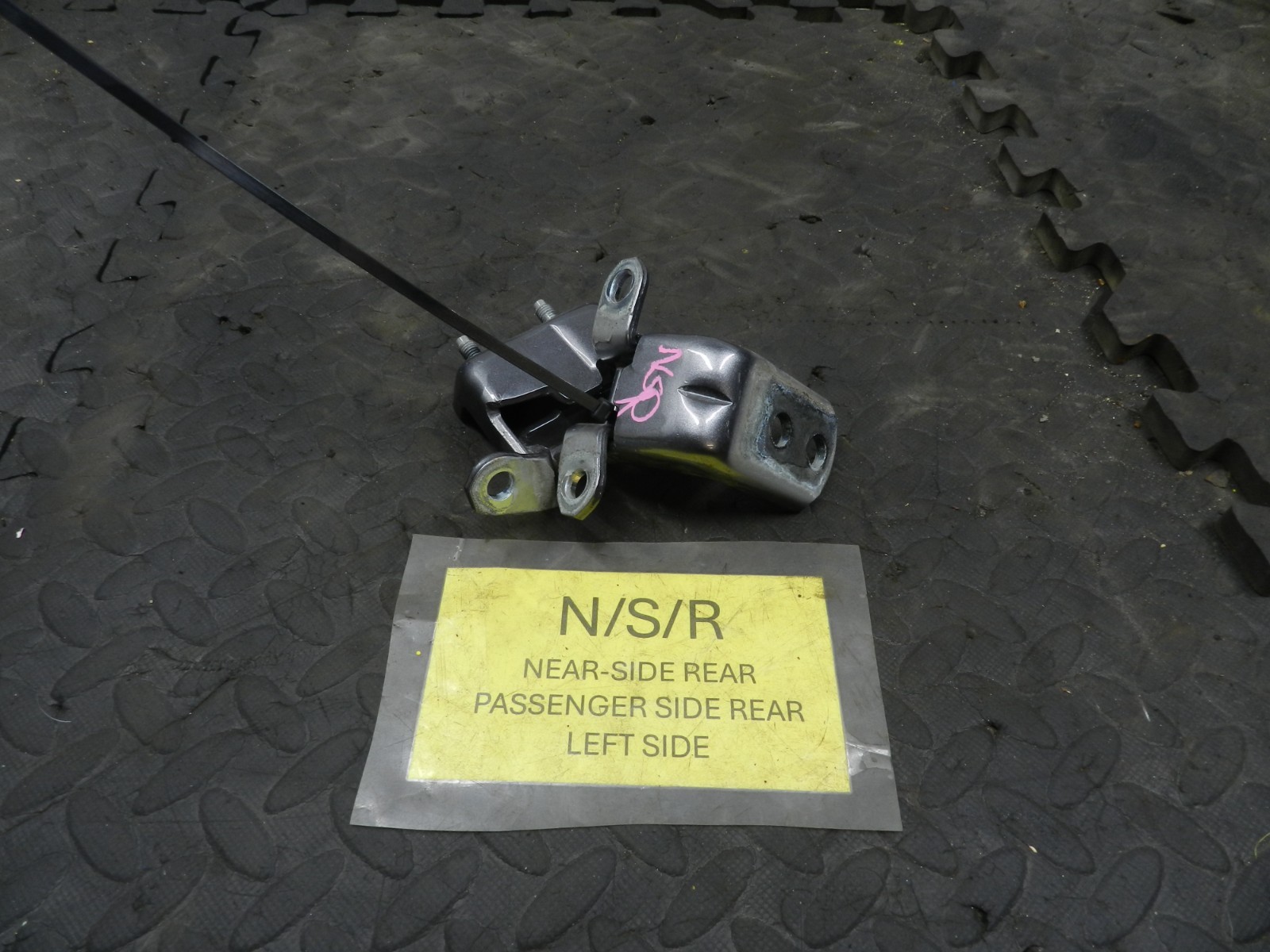 180. 2018 RENAULT KOLEOS MK2. PASSENGER SIDE REAR DOOR HINGES
