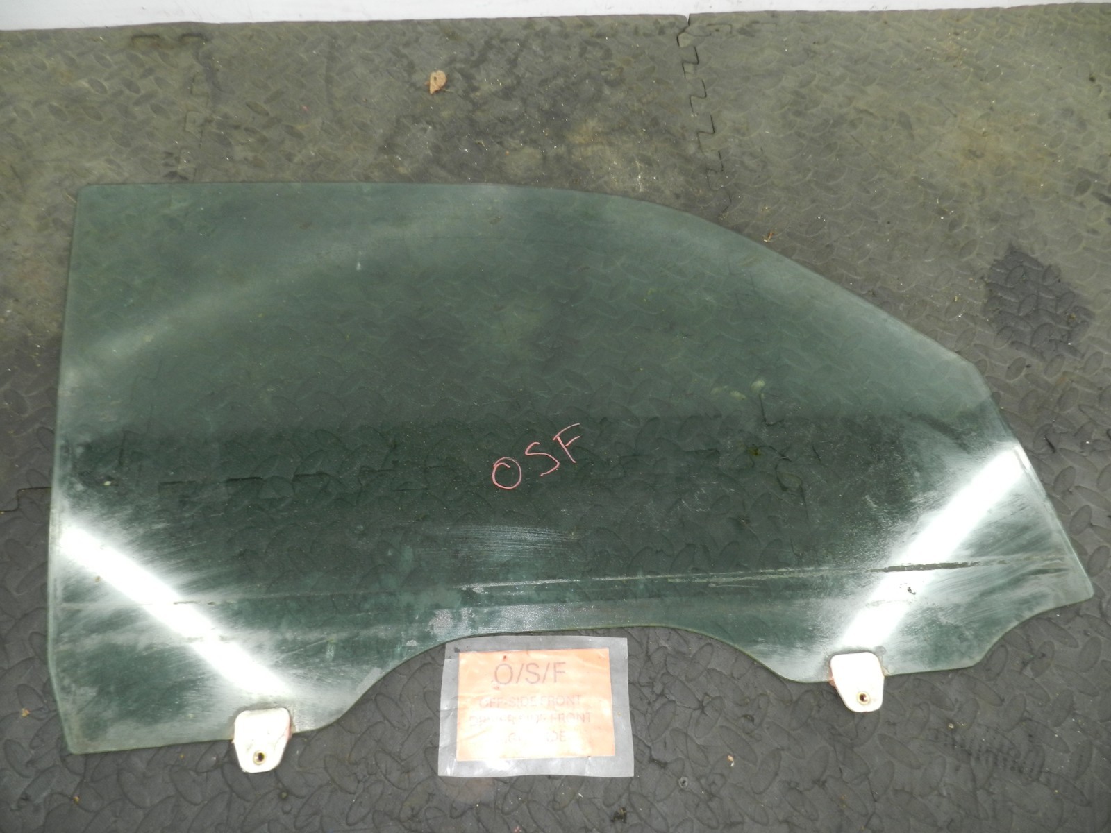 162. 1996 HONDA SMX. DRIVER SIDE FRONT DOOR WINDOW GLASS