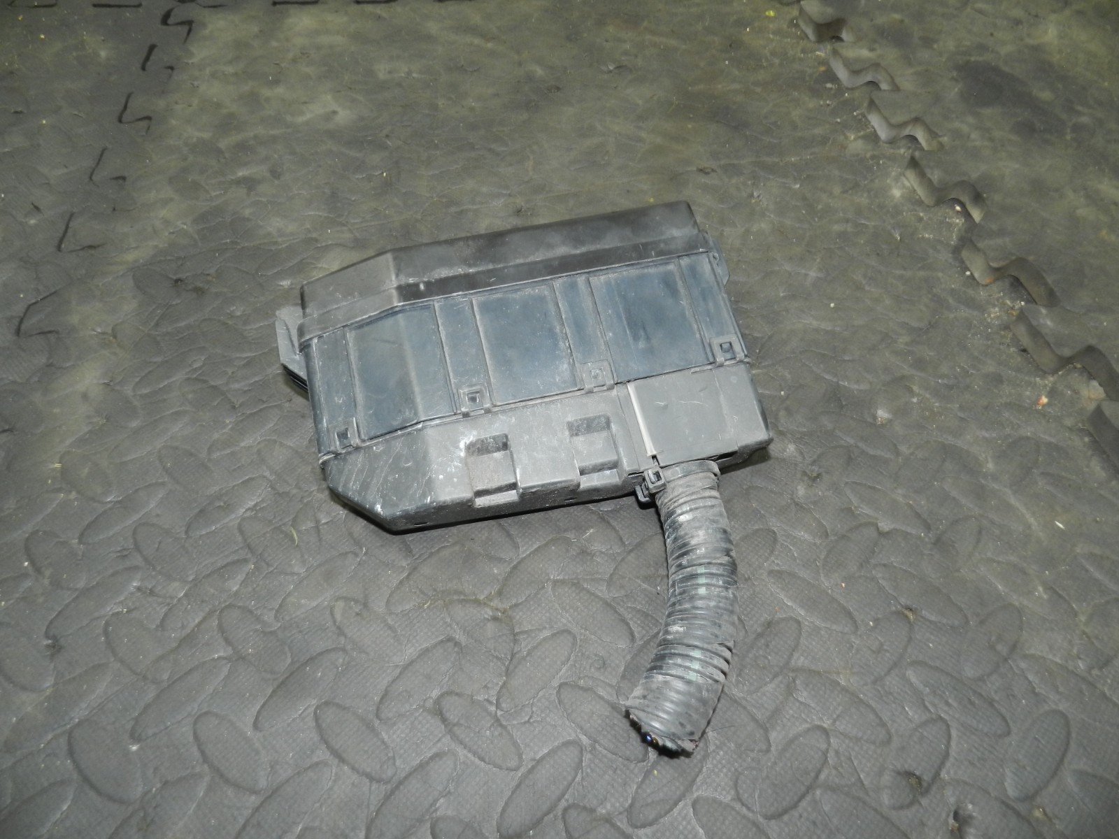 180. 2018 RENAULT KOLEOS MK2. RELAY FUSE BOX BOARD