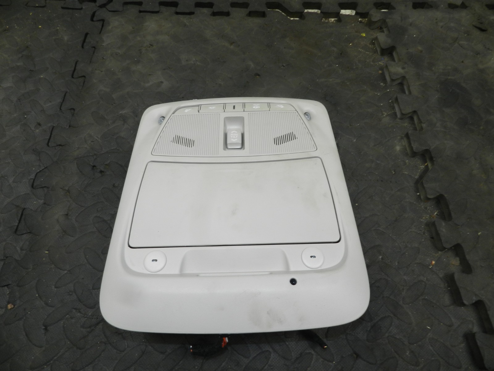 180. 2018 RENAULT KOLEOS MK2. INTERIOR LIGHT SUNGLASSES HOLDER