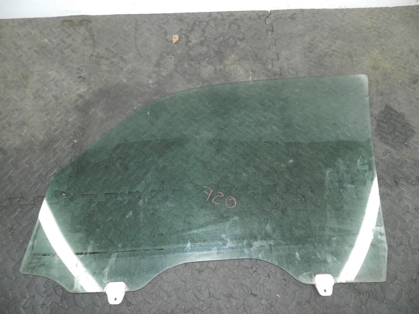 162. 1996 HONDA SMX. DRIVER SIDE FRONT DOOR WINDOW GLASS - Image 3