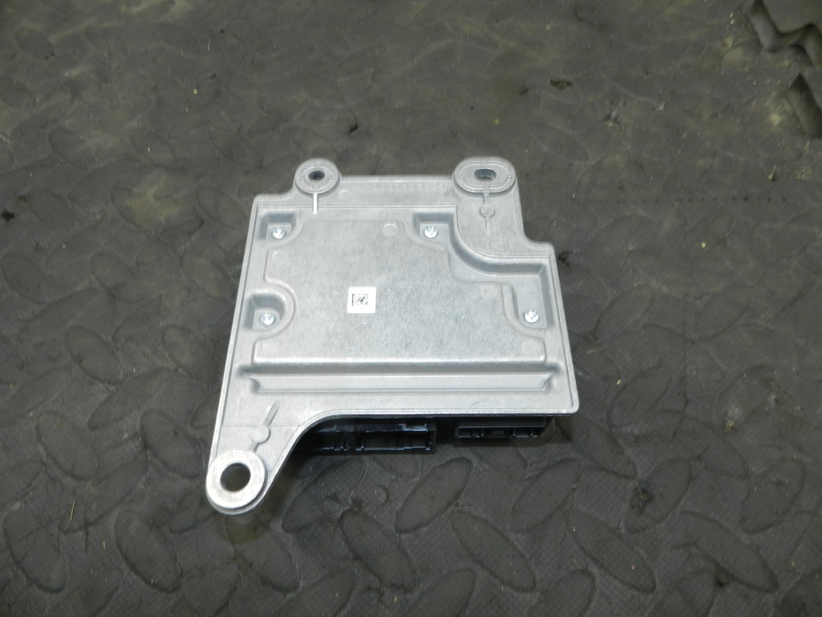 180. 2018 RENAULT KOLEOS MK2. 985108932R AIR BAG ECU MODULE