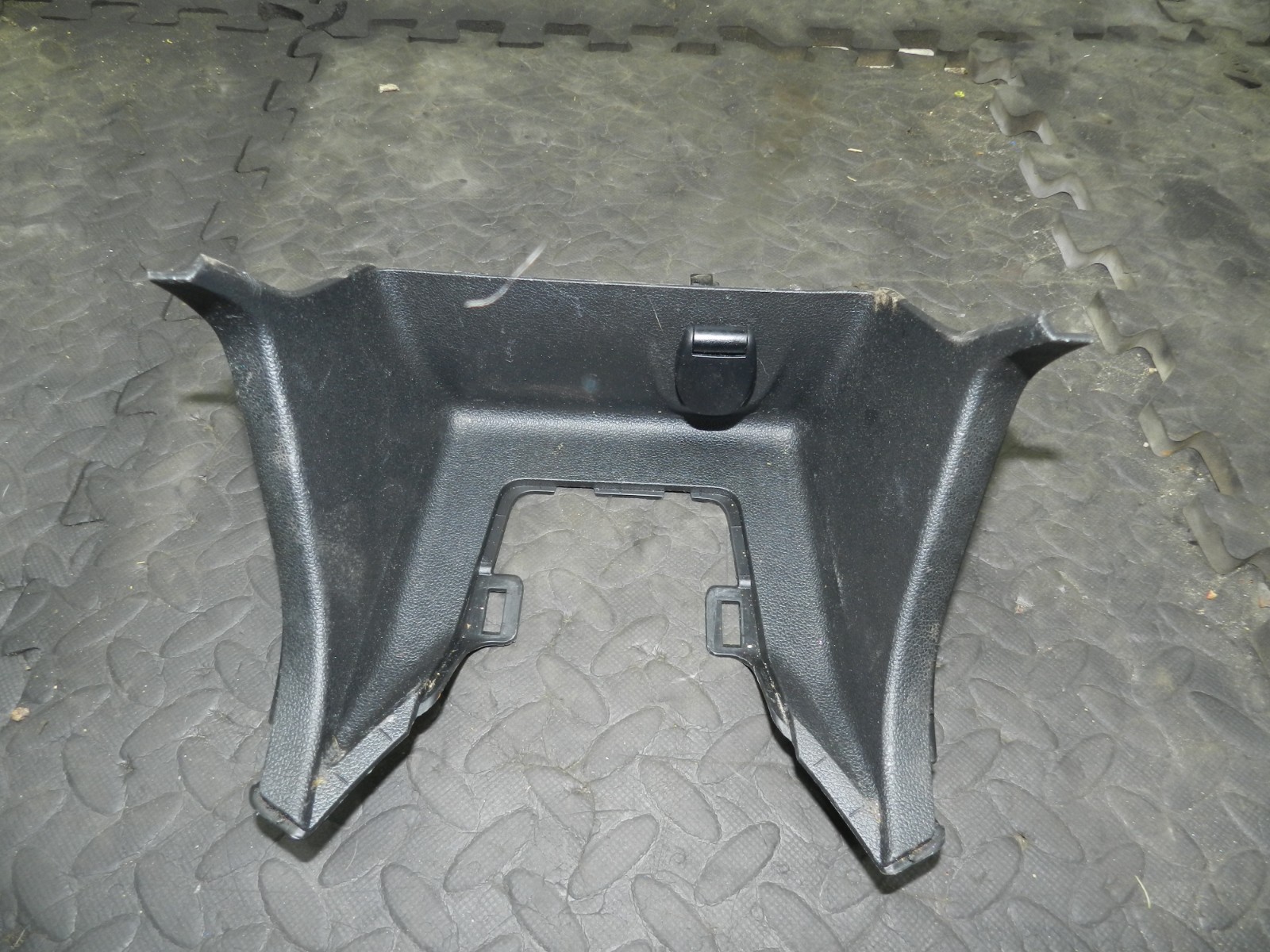 180. 2018 RENAULT KOLEOS MK2. CENTRE CONSOLE FRAME PANEL - Image 3