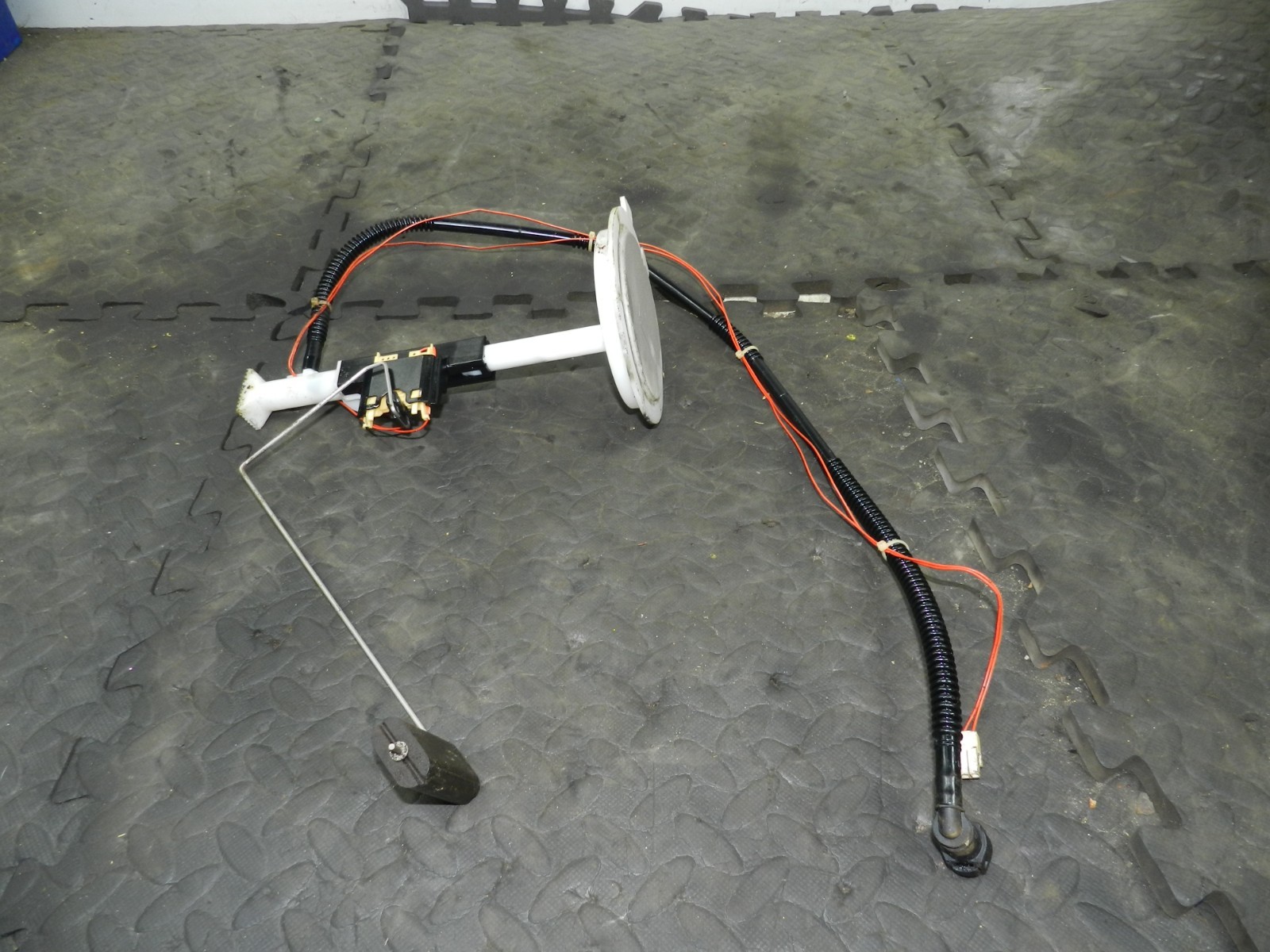 180. 2018 RENAULT KOLEOS MK2. FUEL PUMP TRANSFER TANK LEVEL SENSOR