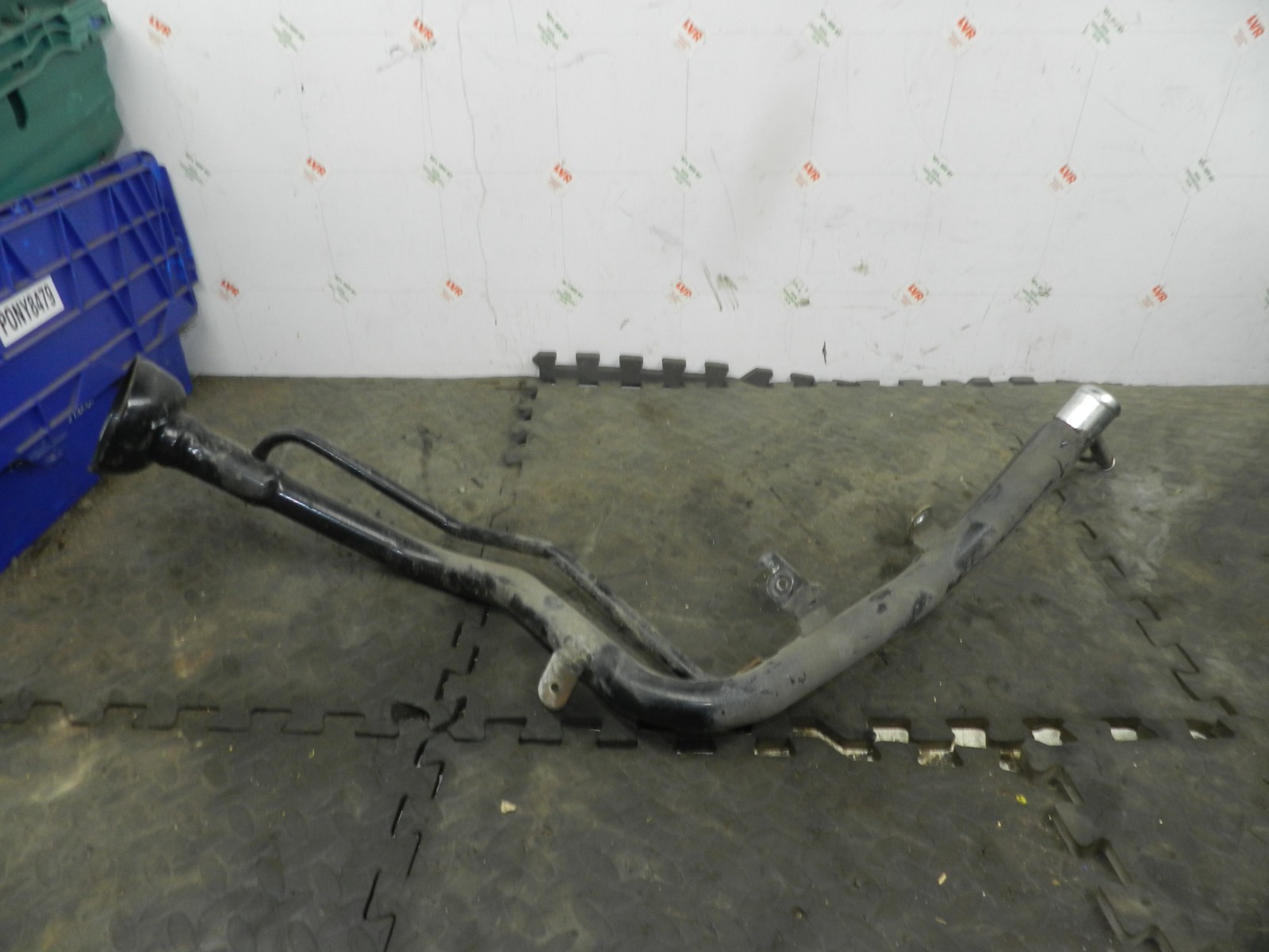180. 2018 RENAULT KOLEOS MK2. DIESEL TANK FUEL FILL UP PIPE - Image 4