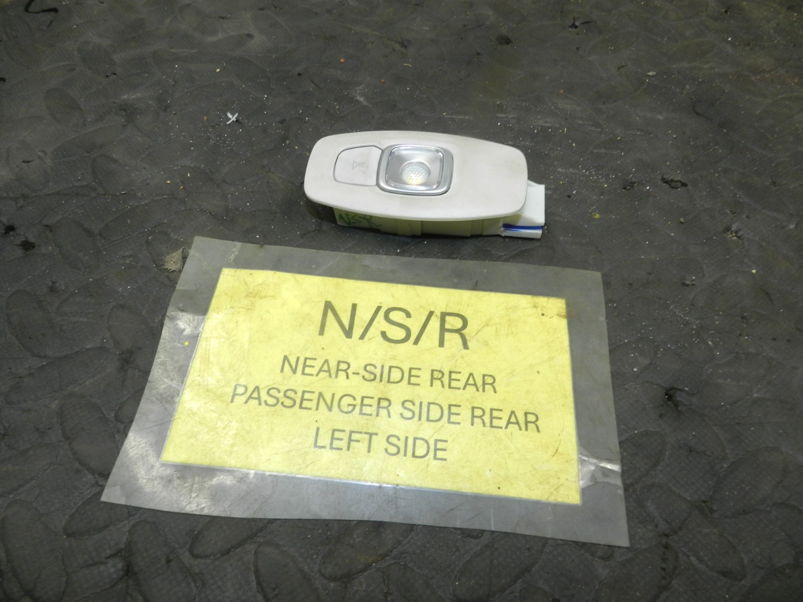 180. 2018 RENAULT KOLEOS MK2. PASSENGER SIDE REAR INTERIOR LIGHT