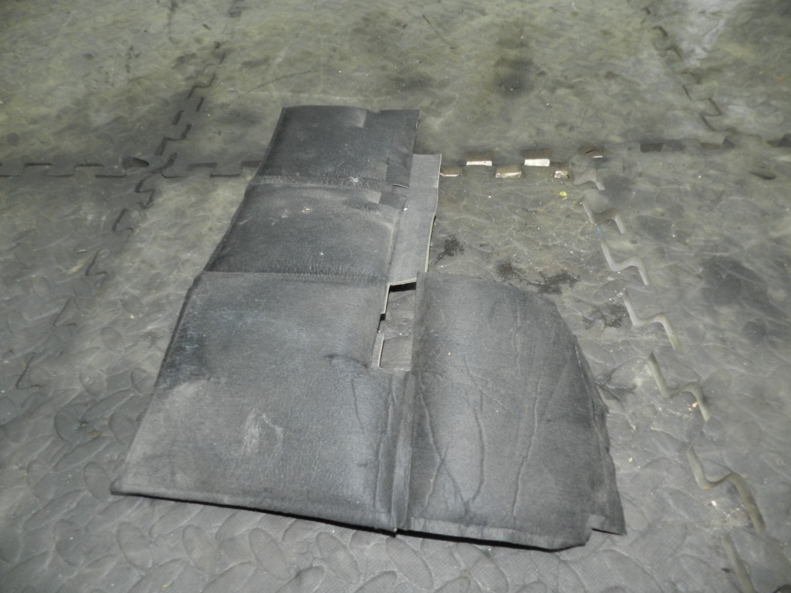 180. 2018 RENAULT KOLEOS MK2. BATTERY COVER INSULATION