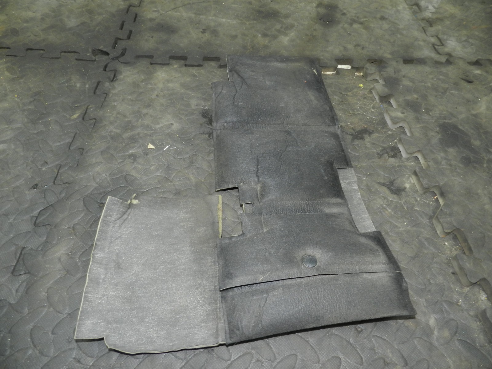 180. 2018 RENAULT KOLEOS MK2. BATTERY COVER INSULATION - Image 2