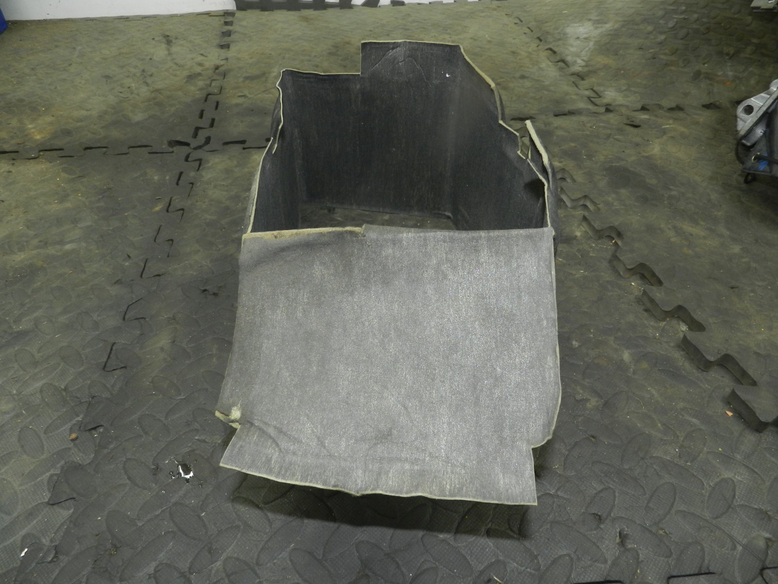 180. 2018 RENAULT KOLEOS MK2. BATTERY COVER INSULATION - Image 4