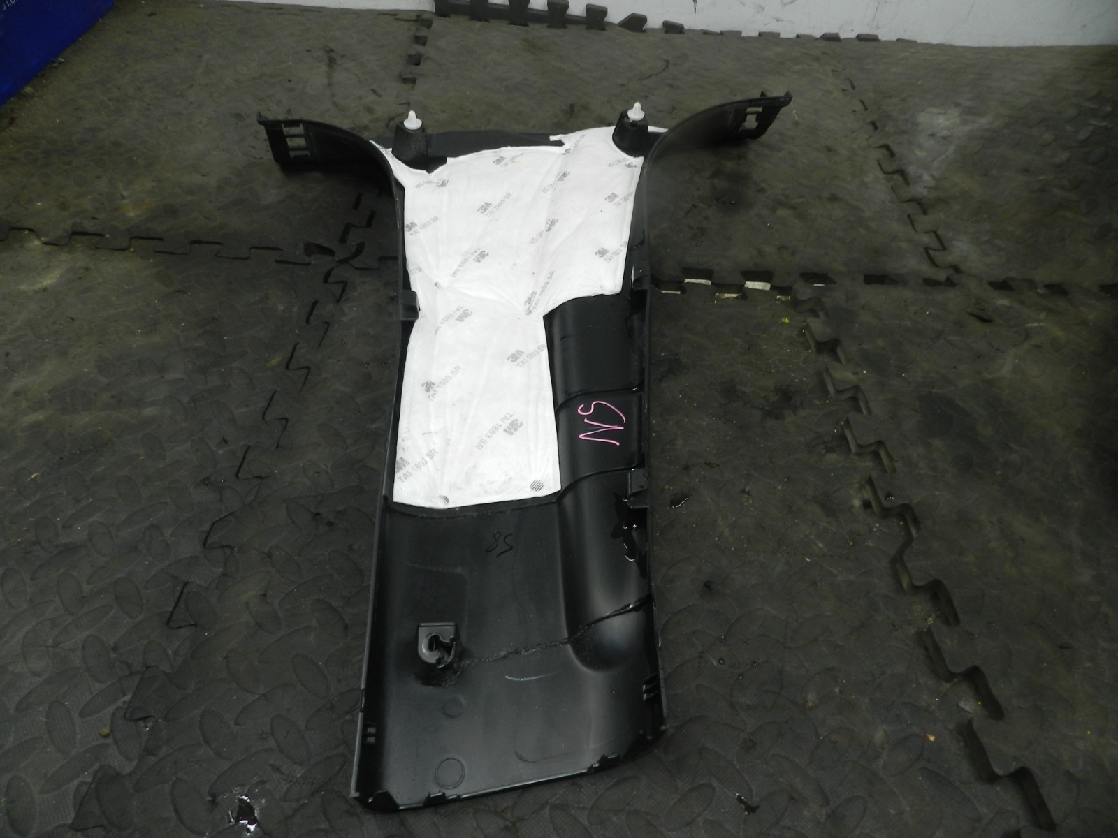 180. 2018 RENAULT KOLEOS MK2. PASSENGER SIDE LOWER B PILLAR TRIM - Image 4