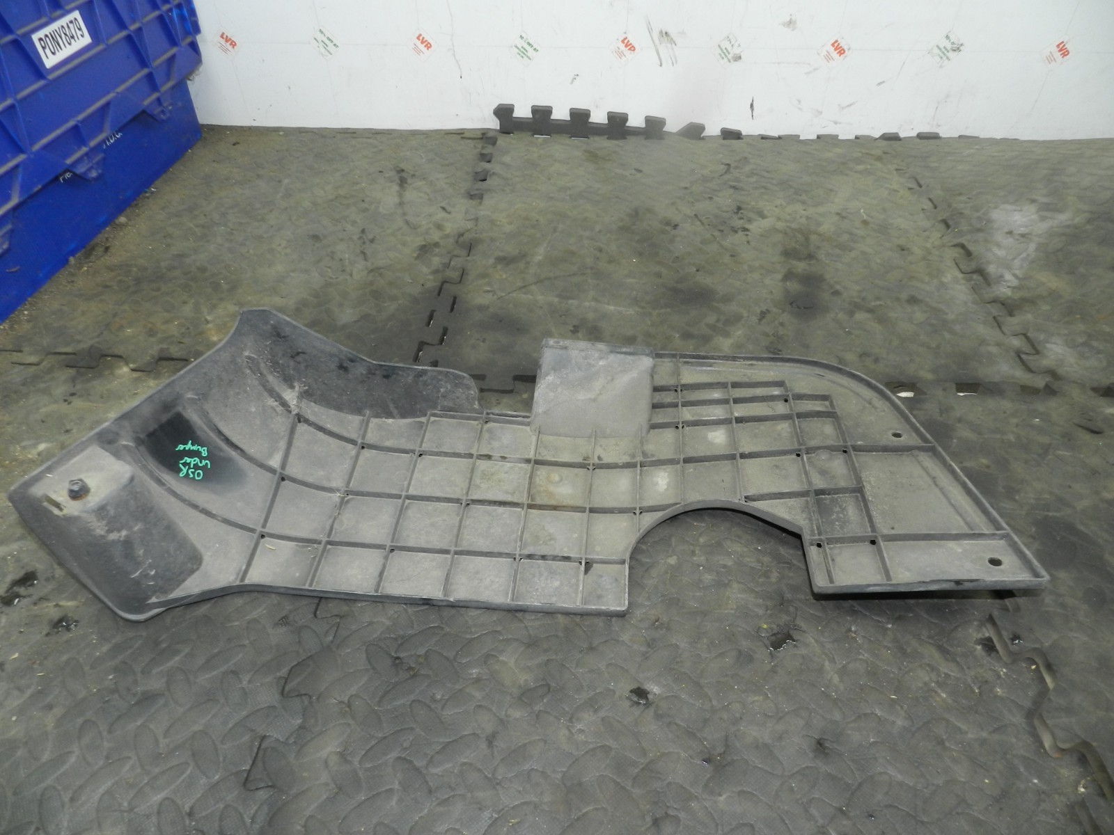 180. 2018 RENAULT KOLEOS MK2. DRIVER SIDE REAR UNDER BUMPER PANEL - Image 2