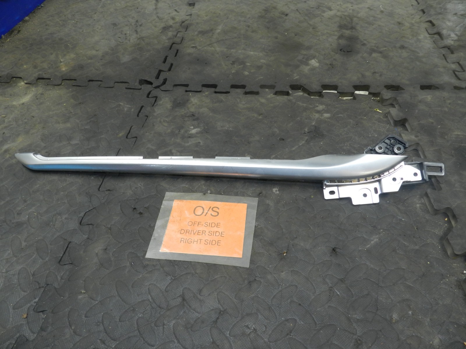 180. 2018 RENAULT KOLEOS MK2. DRIVER SIDE CENTRE CONSOLE TRIM