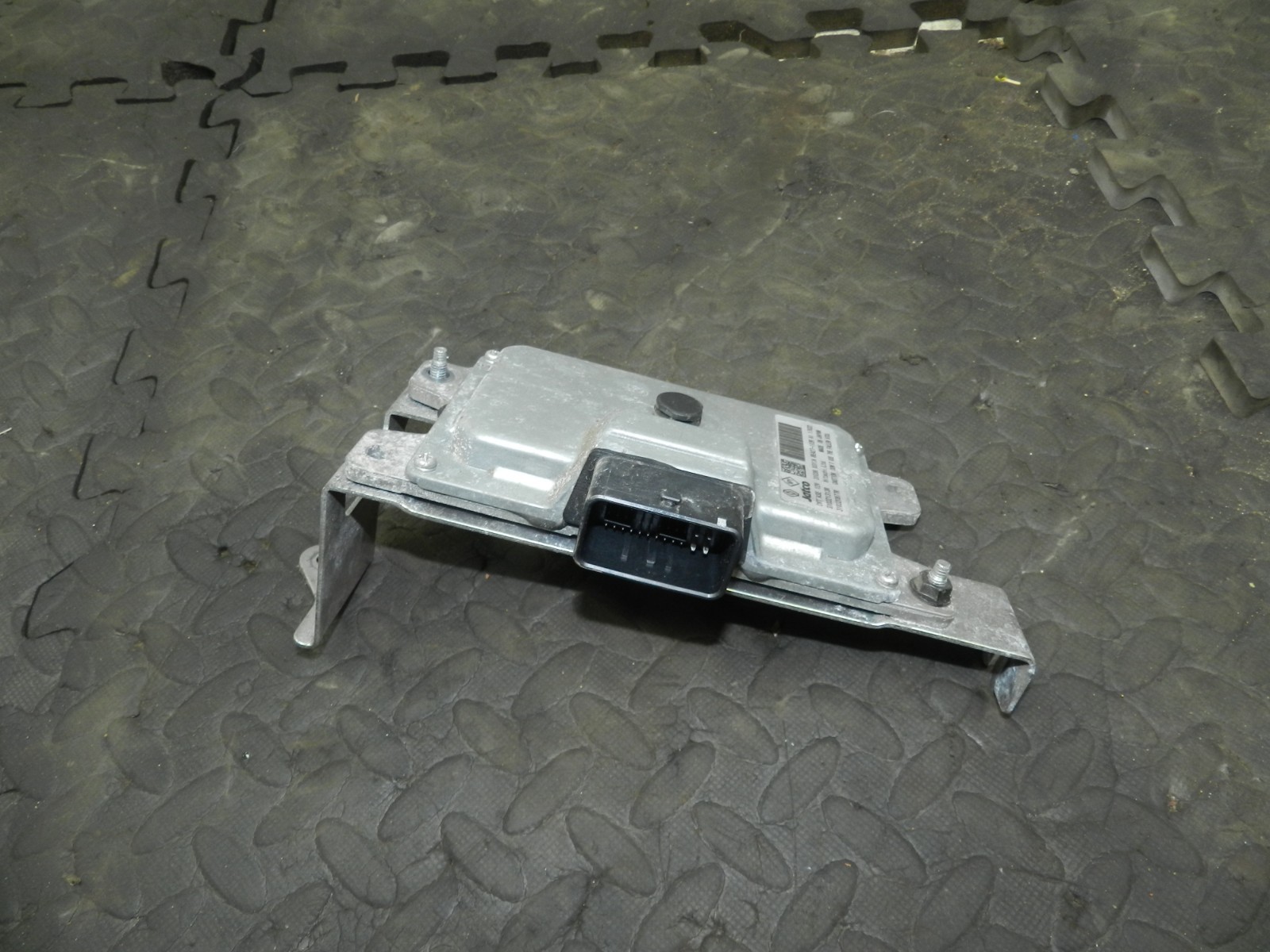 180. 2018 RENAULT KOLEOS MK2. 310321313R AUTOMATIC GEAR BOX CONTROL MODULE