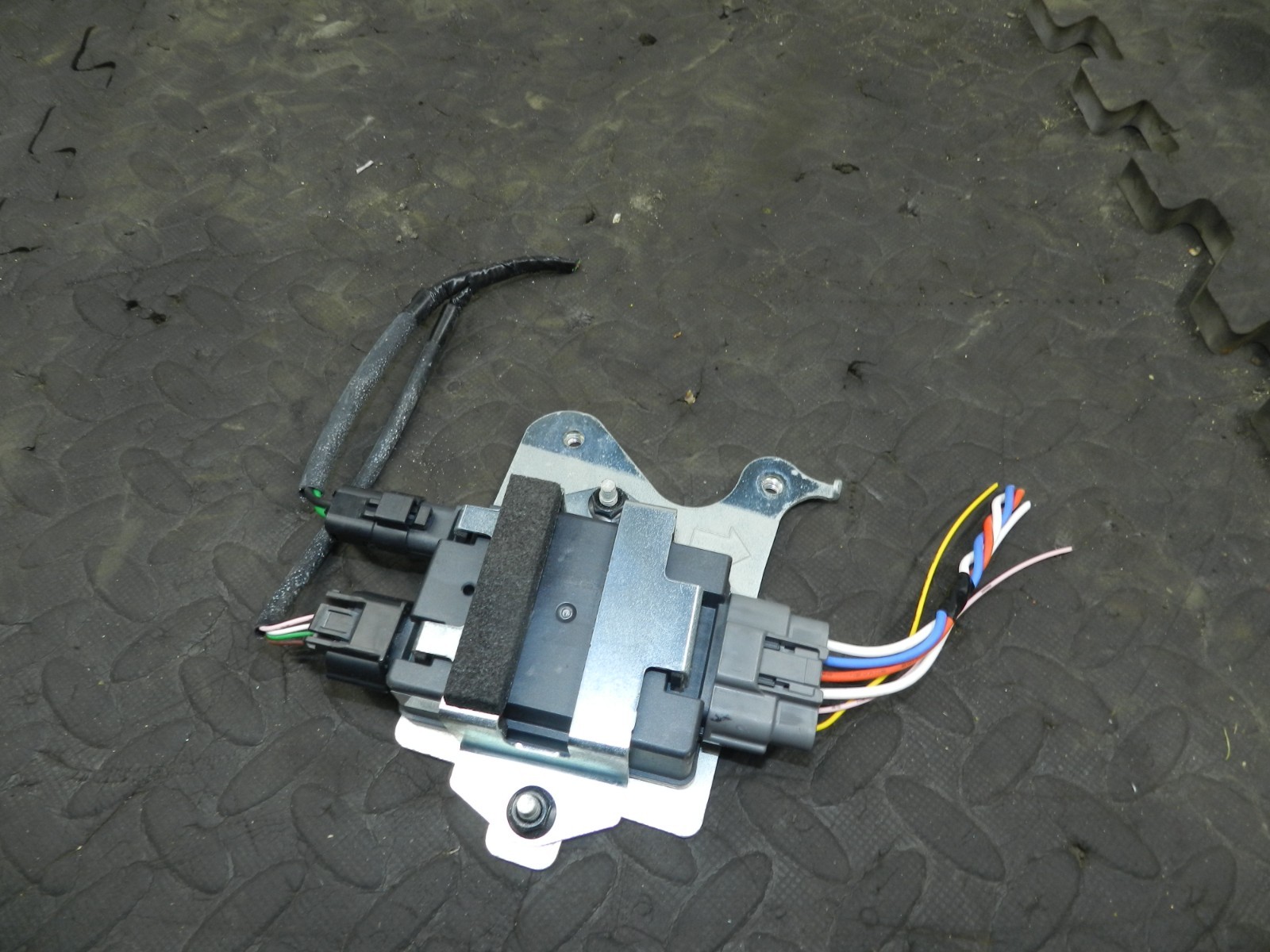 180. 2018 RENAULT KOLEOS MK2. 169108688R FUEL PUMP CONTROL MODULE ECU - Image 2