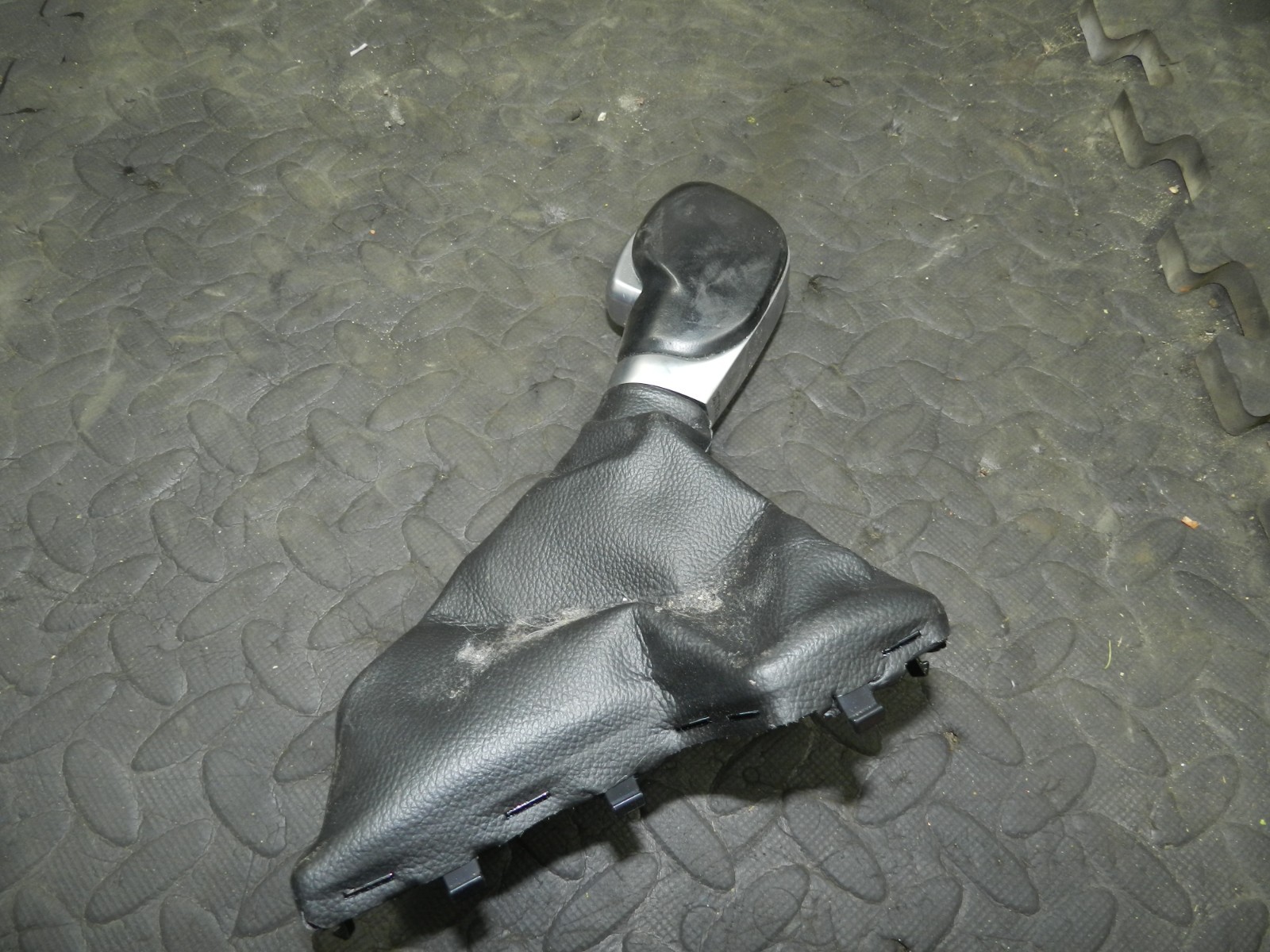 180. 2018 RENAULT KOLEOS MK2. GEAR SELECTOR AUTOMATIC KNOB AND GATOR - Image 2