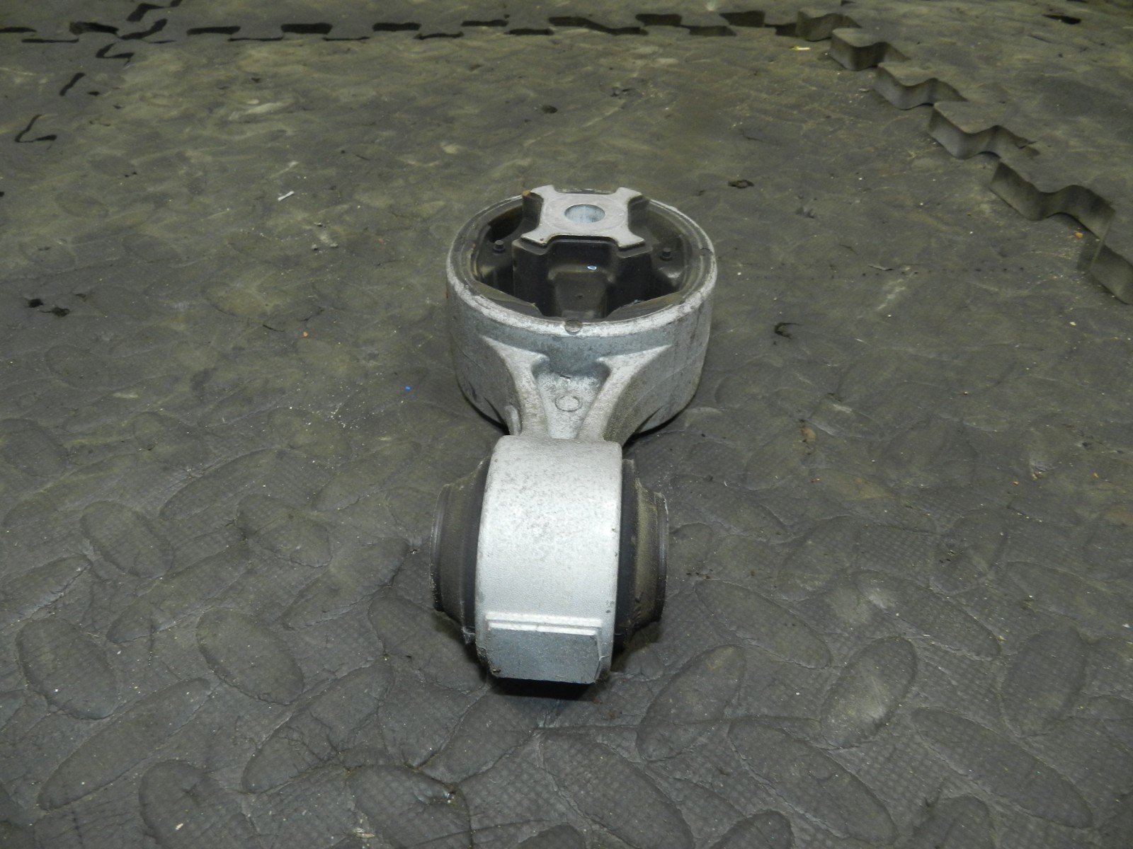 180. 2018 RENAULT KOLEOS MK2. ENGINE LOWER DOG BONE MOUNT - Image 5