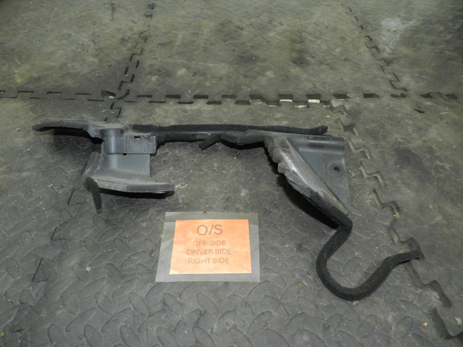 180. 2018 RENAULT KOLEOS MK2. DRIVER SIDE RADIATOR FRAME FLAP