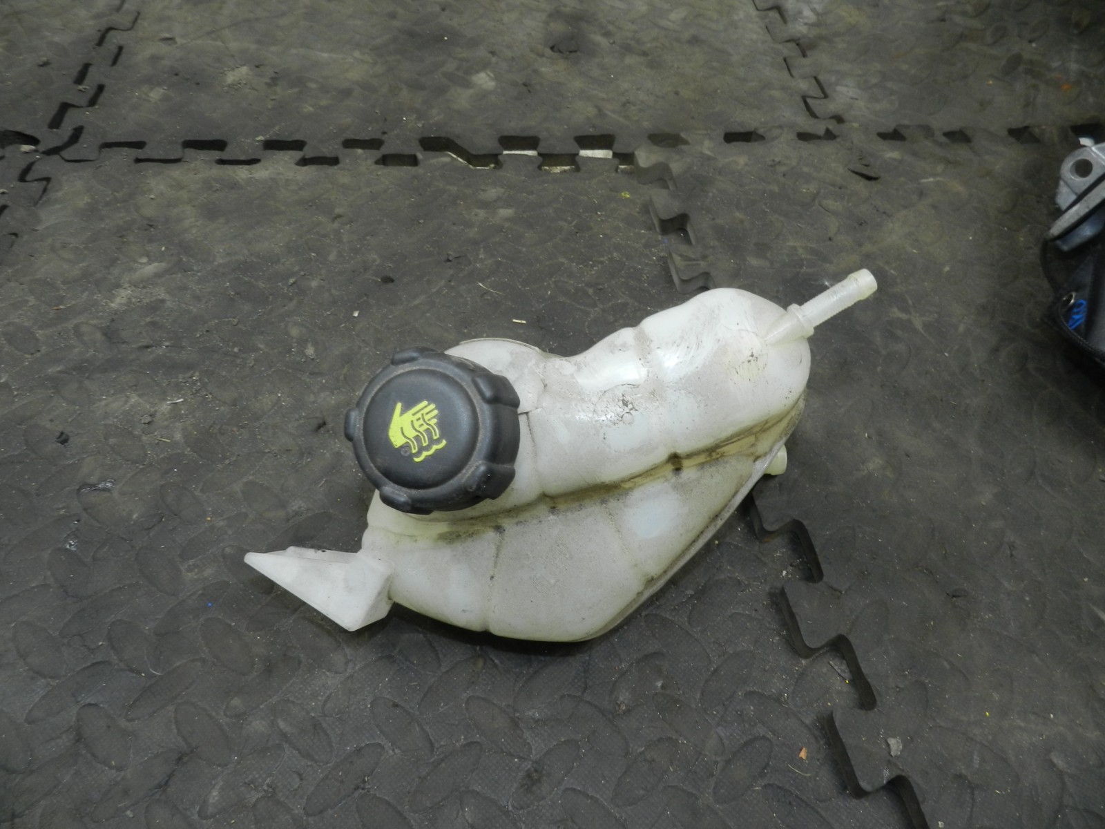 180. 2018 RENAULT KOLEOS MK2. COOLANT BOTTLE TANK RESERVOIR EXPANSION - Image 5