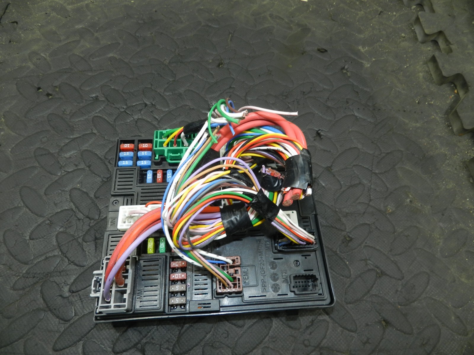180. 2018 RENAULT KOLEOS MK2. 284B67853R FUSE BOX BOARD BCM MODULE - Image 2