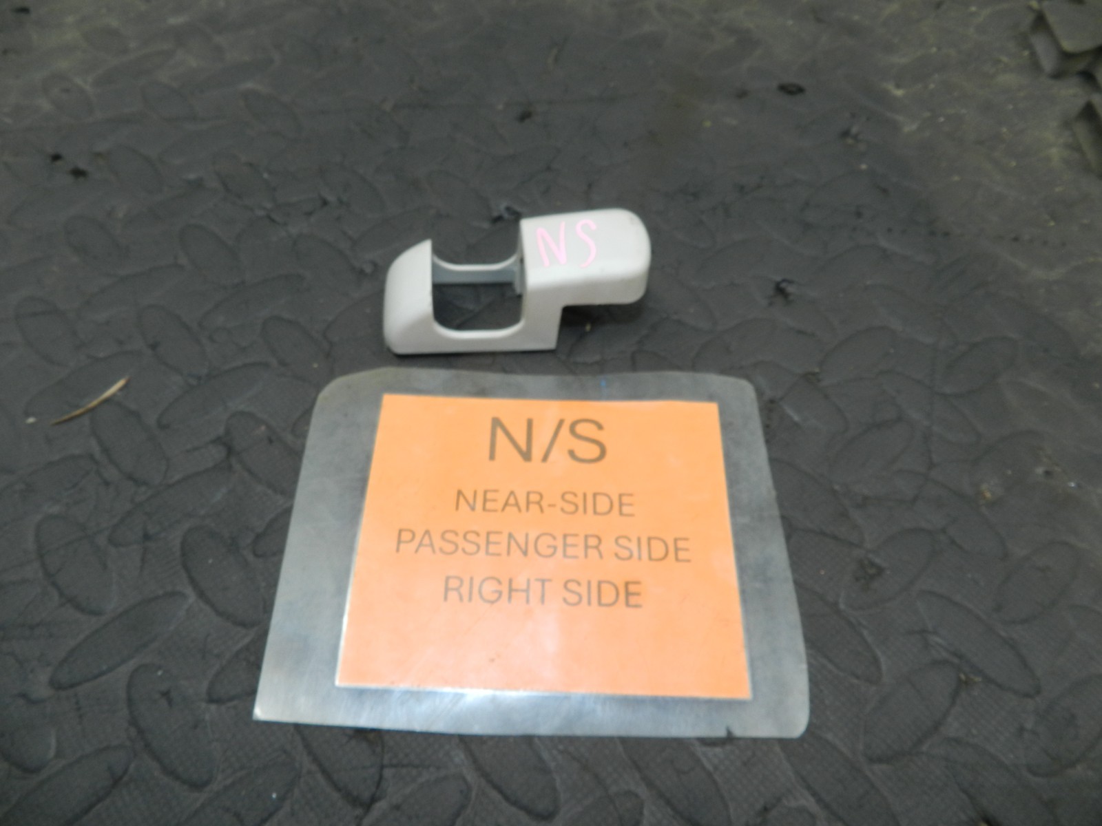 180. 2018 RENAULT KOLEOS MK2. PASSENGER SIDE COVER TRIM