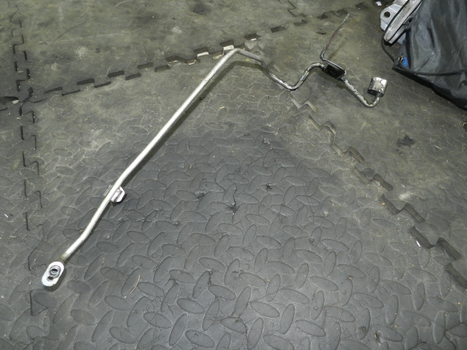 180. 2018 RENAULT KOLEOS MK2. AIR CON PIPE