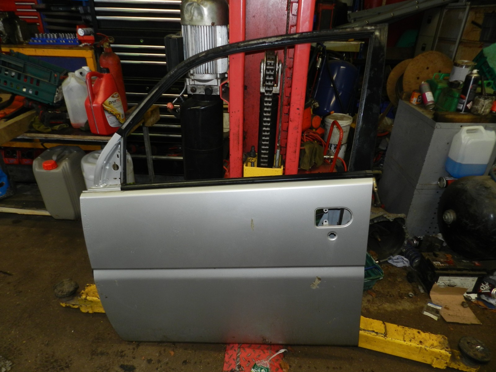 162. 1996 HONDA SMX. PASSENGER SIDE FRONT DOOR SHELL