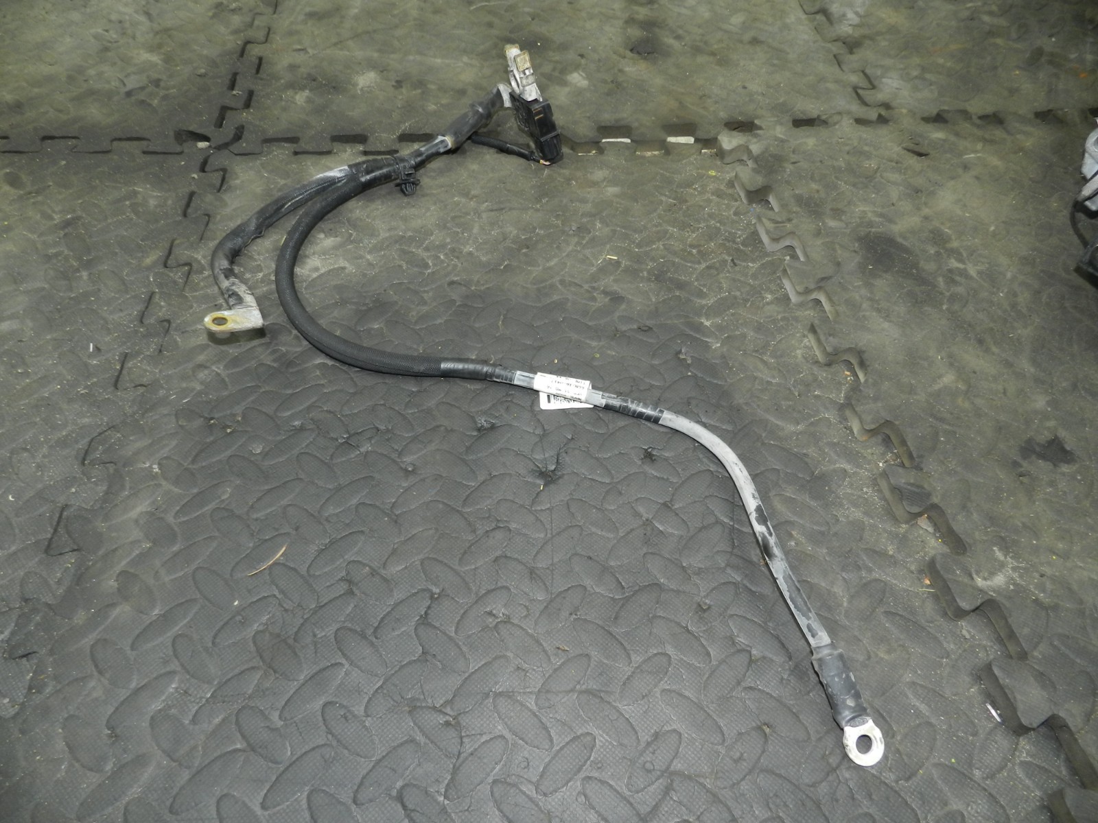 180. 2018 RENAULT KOLEOS MK2. EARTH NEGATIVE TERMINAL + CABLES - Image 2