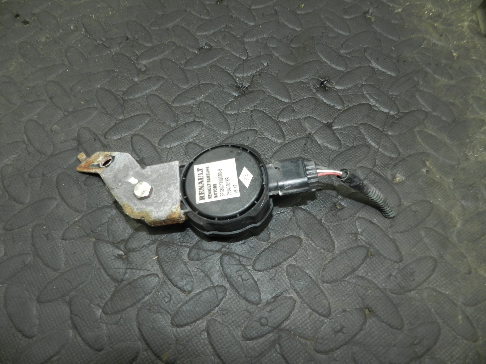 180. 2018 RENAULT KOLEOS MK2. 256403076R DOOR HORN BUZZER - Image 2