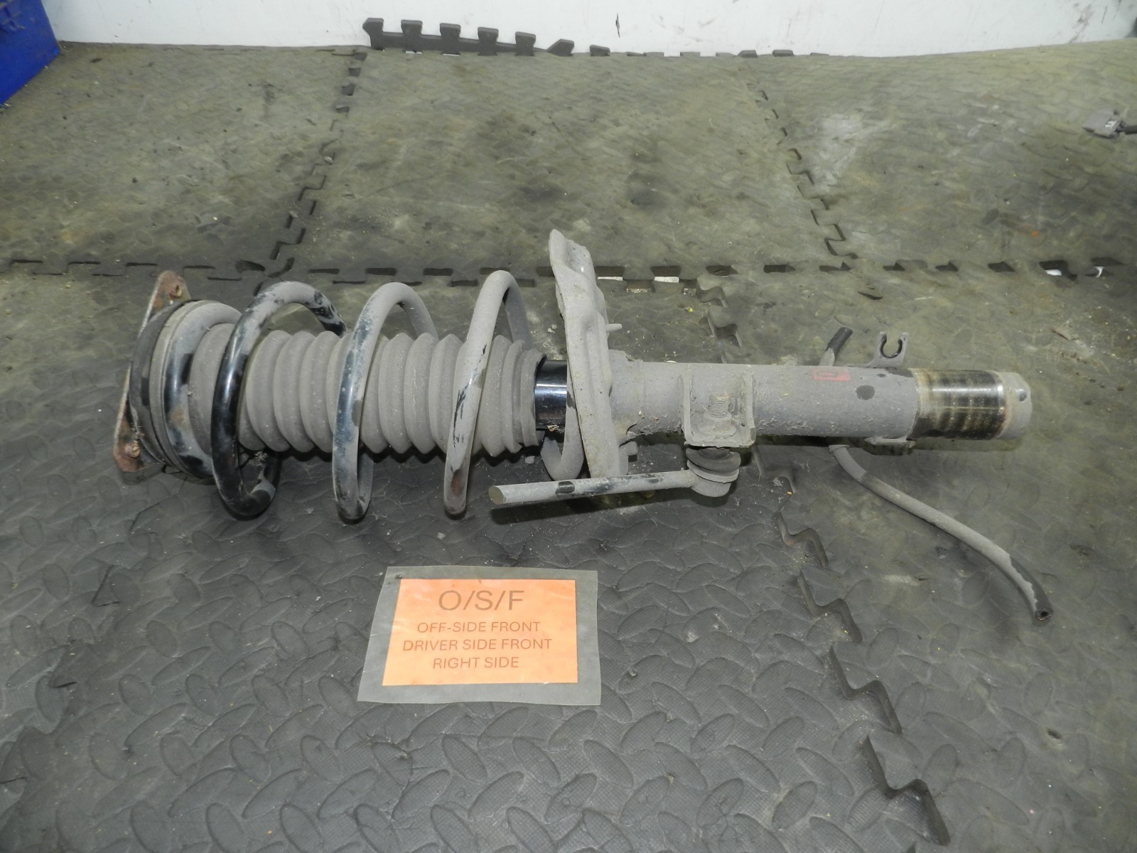 180. 2018 RENAULT KOLEOS MK2. DRIVER SIDE FRONT SUSPENSION UNIT