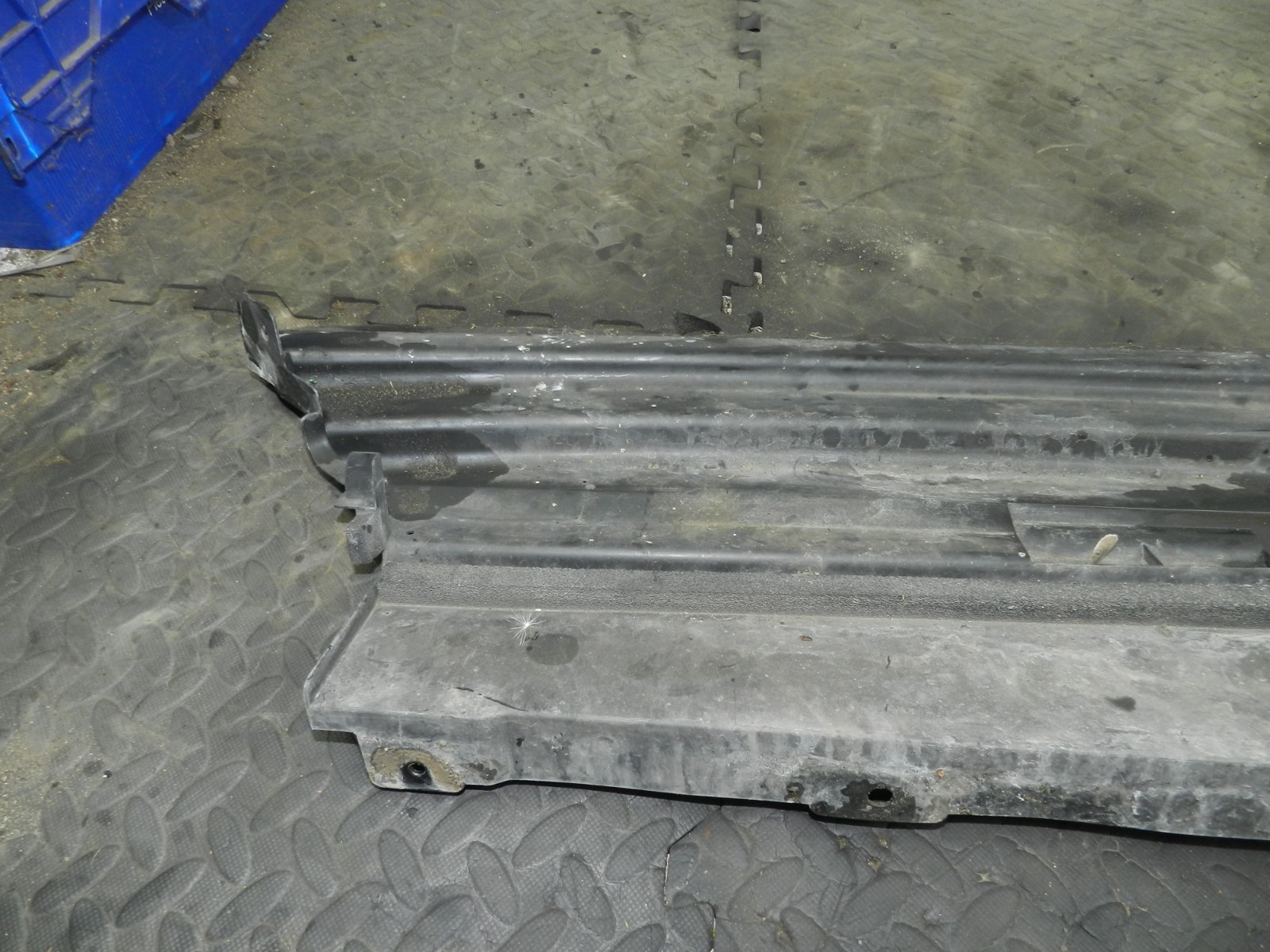 180. 2018 RENAULT KOLEOS MK2. 214694684R RADIATOR FRAME PANEL - Image 4