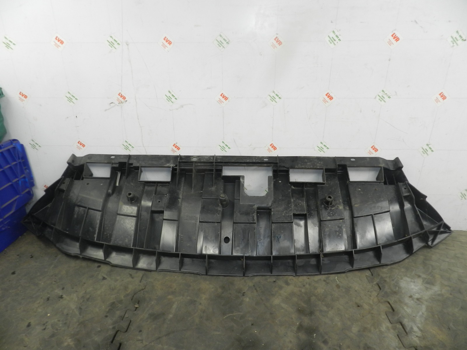 180. 2018 RENAULT KOLEOS MK2. FRONT BUMPER UNDER CAR PANEL - Image 5
