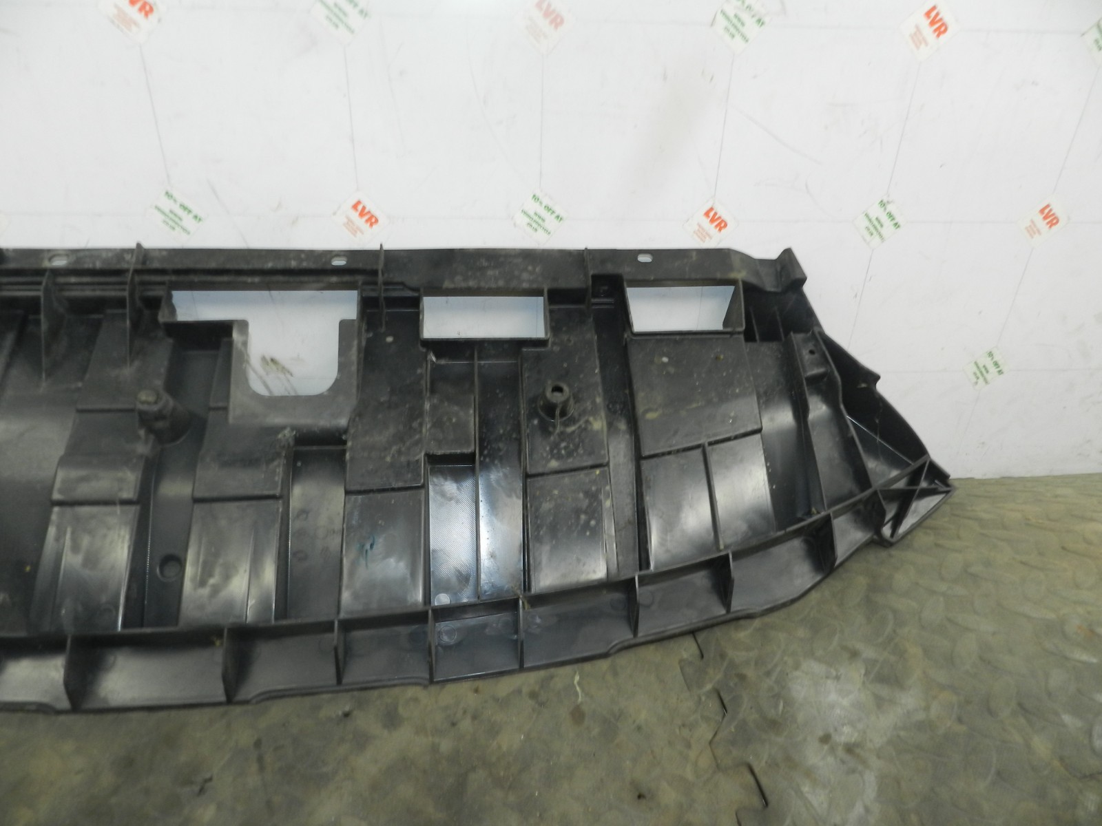 180. 2018 RENAULT KOLEOS MK2. FRONT BUMPER UNDER CAR PANEL - Image 8