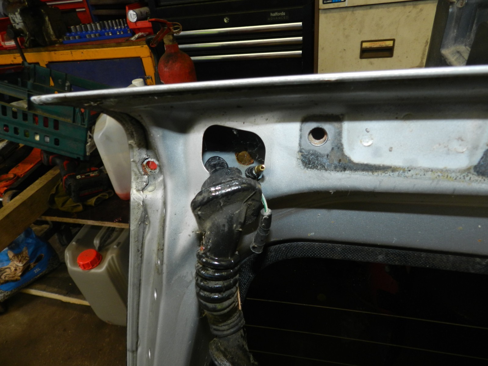 162. 1996 HONDA SMX. BOOT LID TAIL GATE DOOR SHELL - Image 3