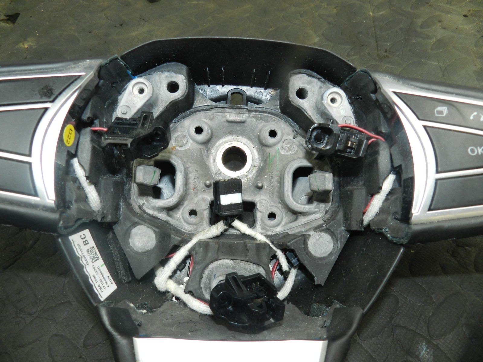 180. 2018 RENAULT KOLEOS MK2. STEERING WHEEL - Image 2