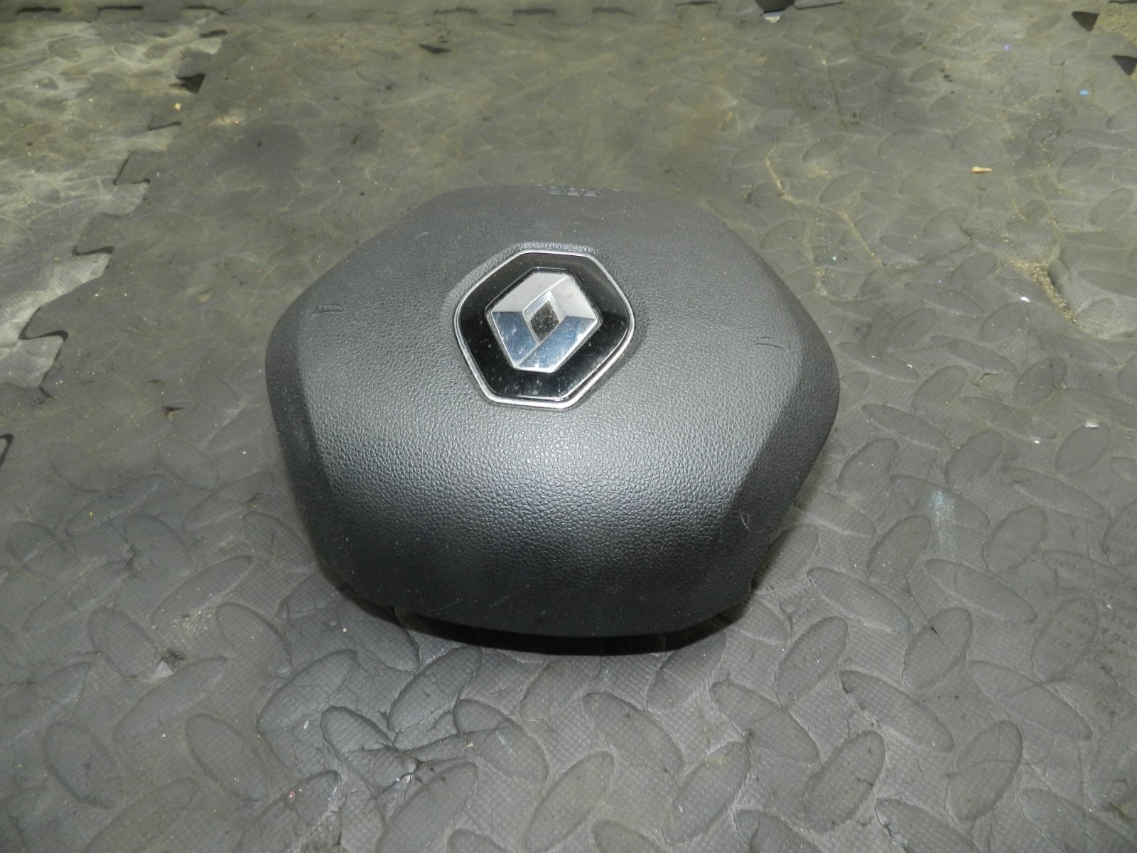 180. 2018 RENAULT KOLEOS MK2. STEERING WHEEL AIRBAG - Image 2