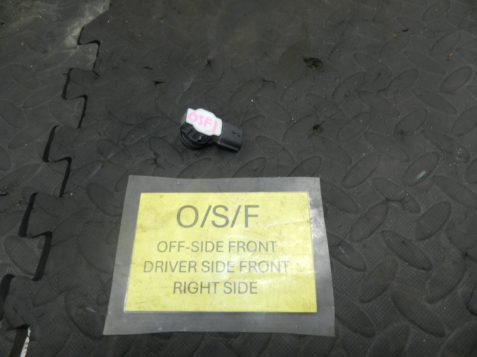 180. 2018 RENAULT KOLEOS MK2. DRIVER SIDE FRONT PARKING SENSOR NEAREST WHEEL