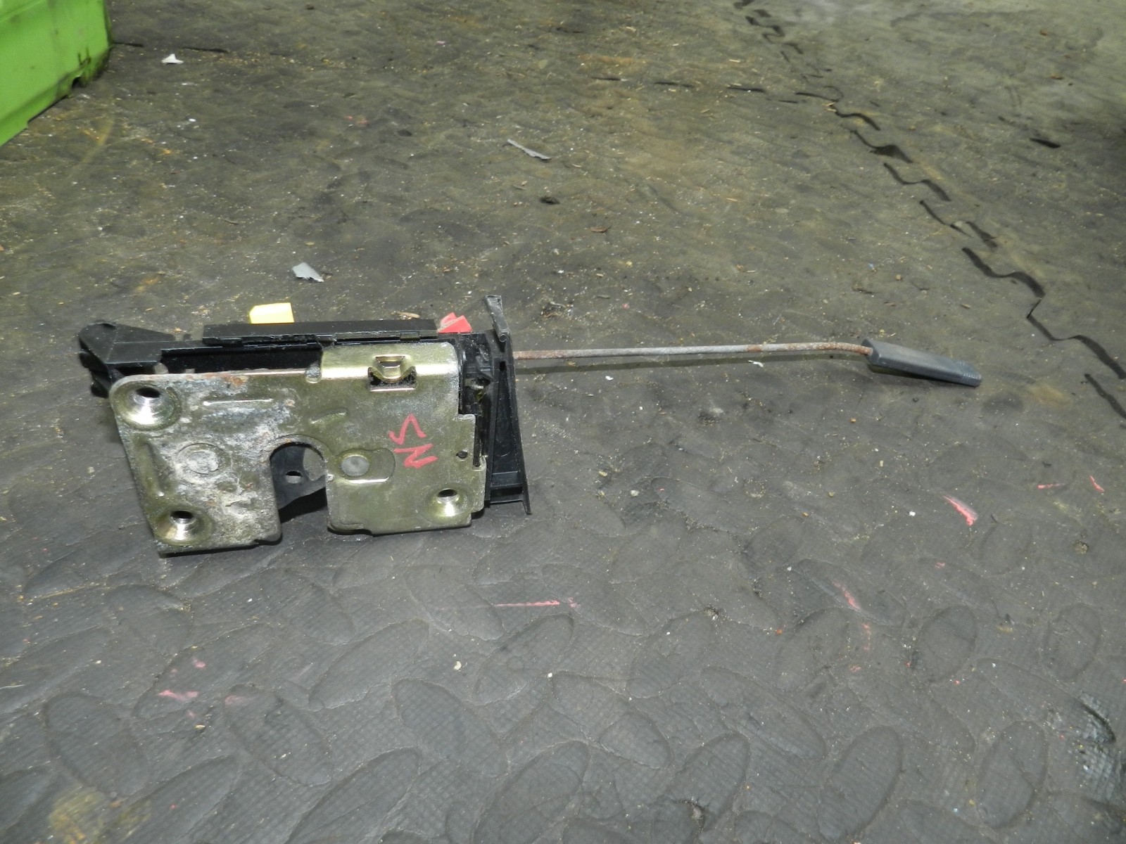181. RENAULT 5 R5 NOT RS TURBO. PASSENGER SIDE FRONT DOOR LOCK MECHANISM - Image 2