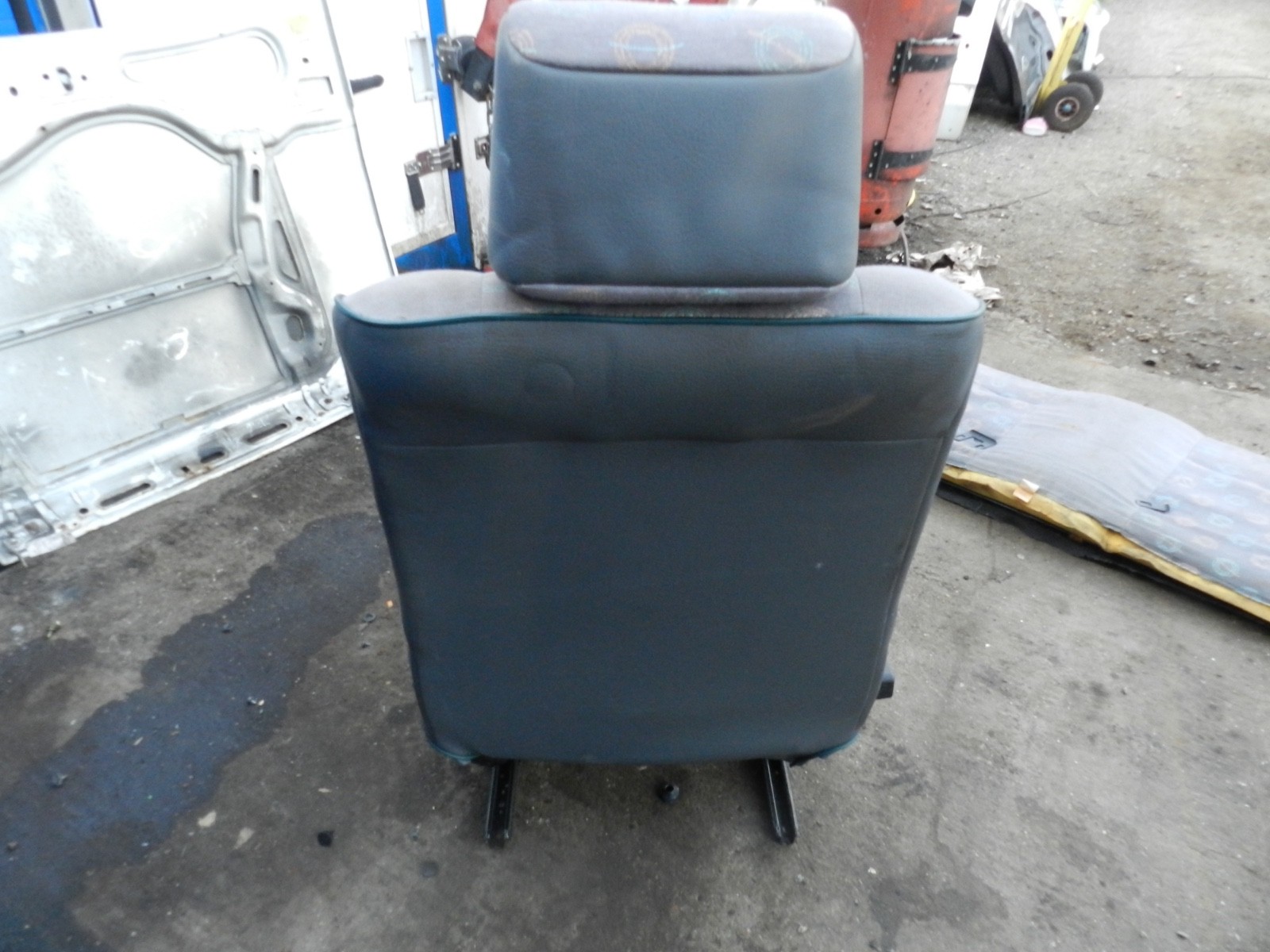181. RENAULT 5 R5 NOT RS TURBO. PASSENGER SIDE FABRIC SEAT POOR CONDITION - Image 4