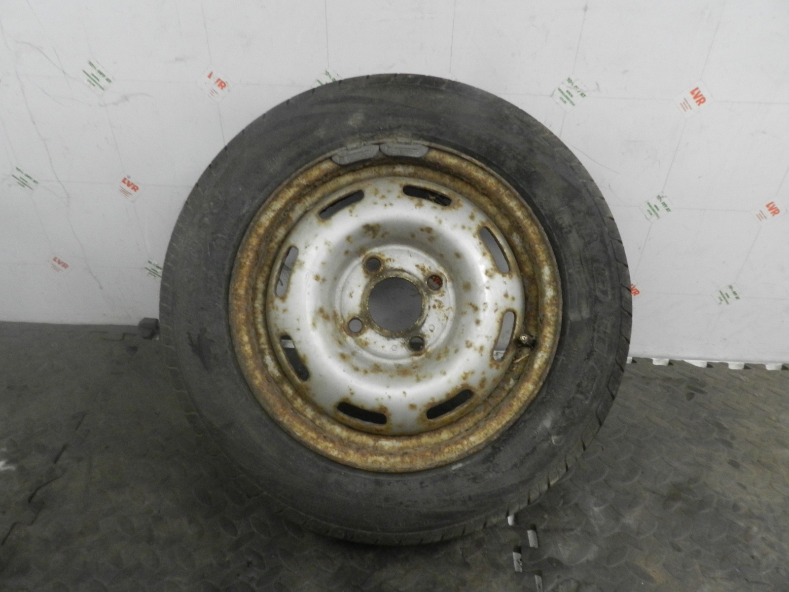 181. RENAULT 5 R5 NOT RS TURBO. STEEL WHEEL WITH TYRE - Image 2