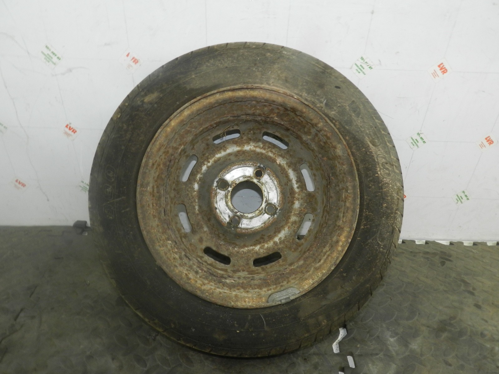 181. RENAULT 5 R5 NOT RS TURBO. STEEL WHEEL WITH TYRE - Image 3