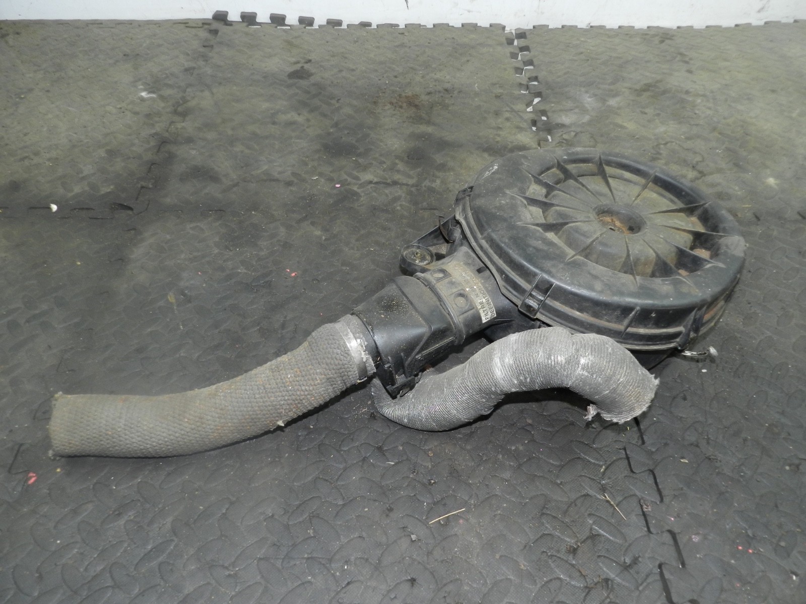 181. RENAULT 5 R5 NOT RS TURBO. AIR FILTER HOUSING BOX AND PIPES