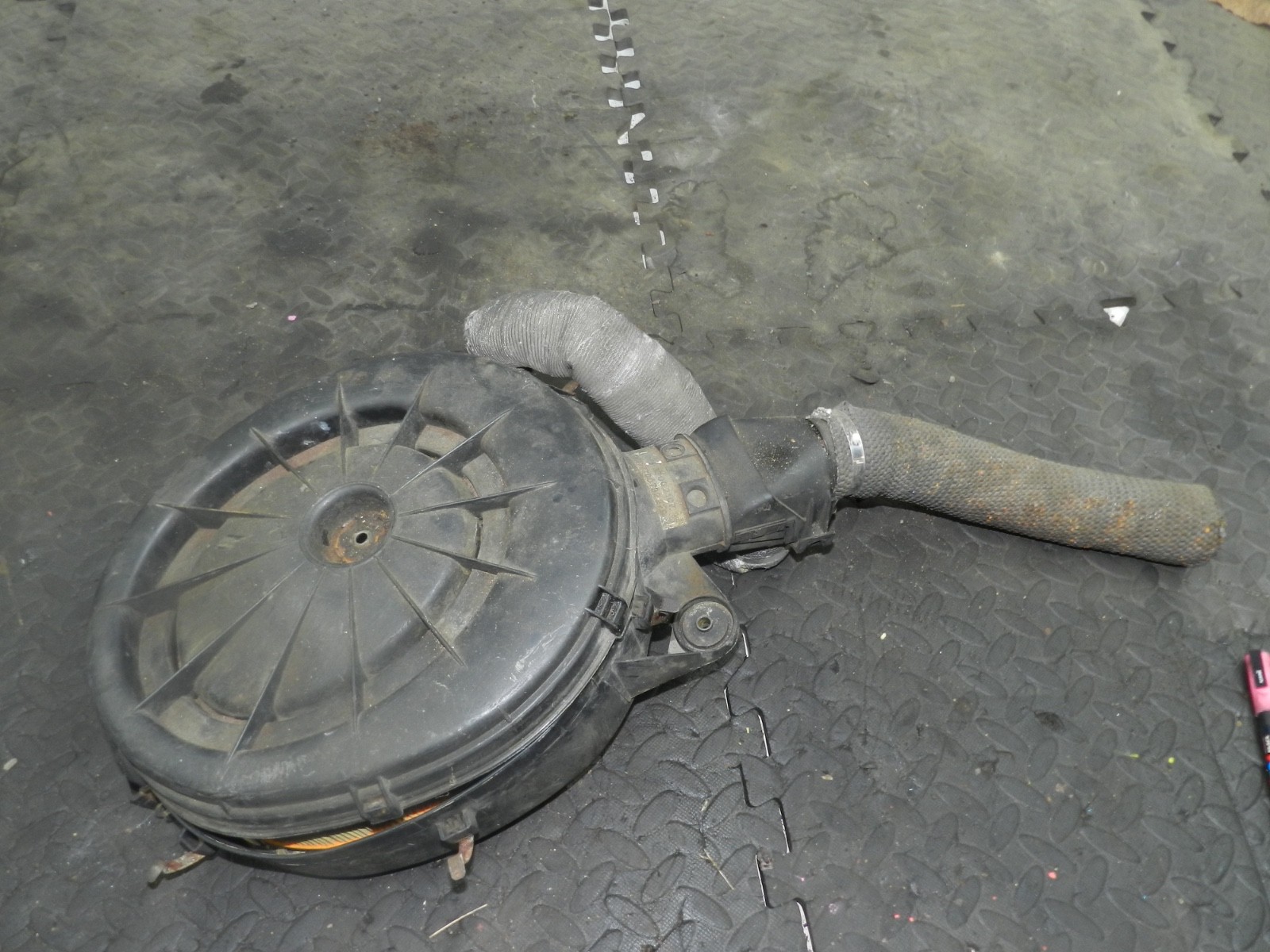 181. RENAULT 5 R5 NOT RS TURBO. AIR FILTER HOUSING BOX AND PIPES - Image 3