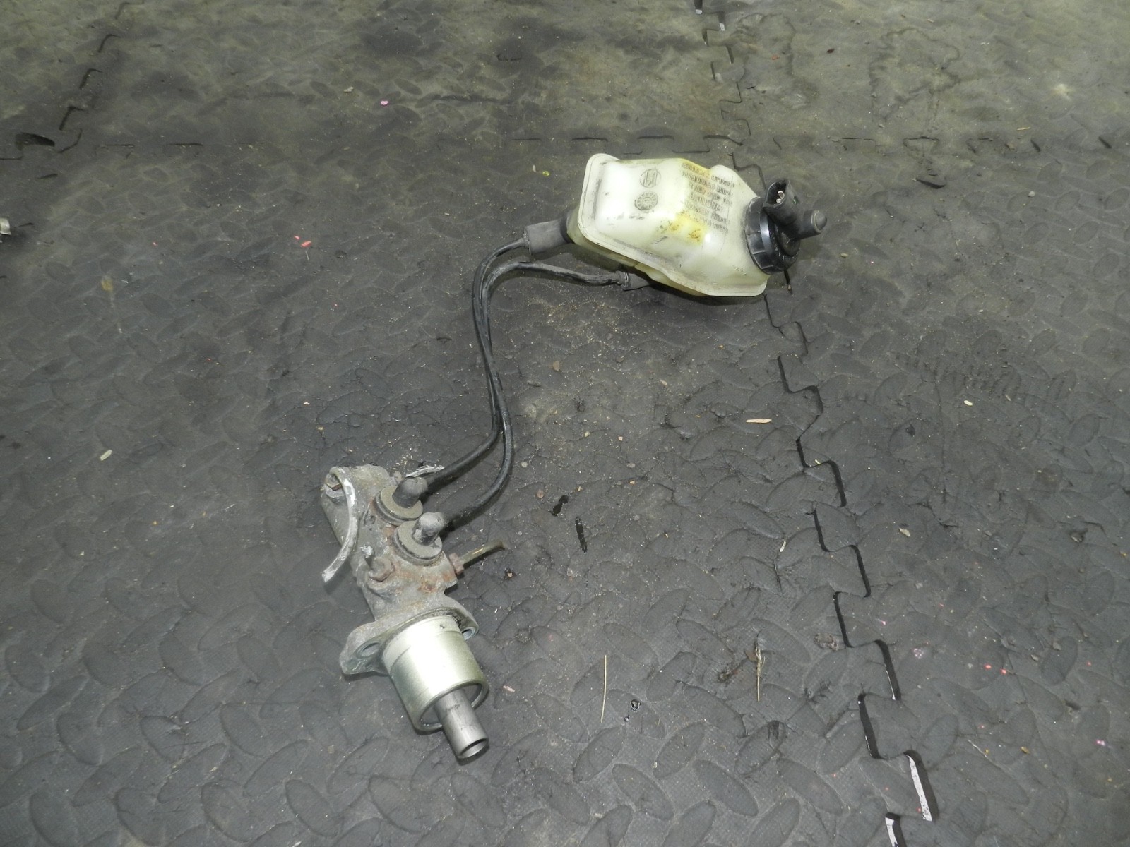 181. RENAULT 5 R5 NOT RS TURBO. BRAKE MASTER CYLINDER END RECEIVER