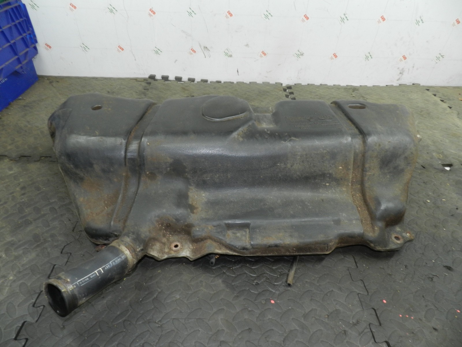 181. RENAULT 5 R5 NOT RS TURBO. PETROL FUEL TANK WITH PUMP 7700759862