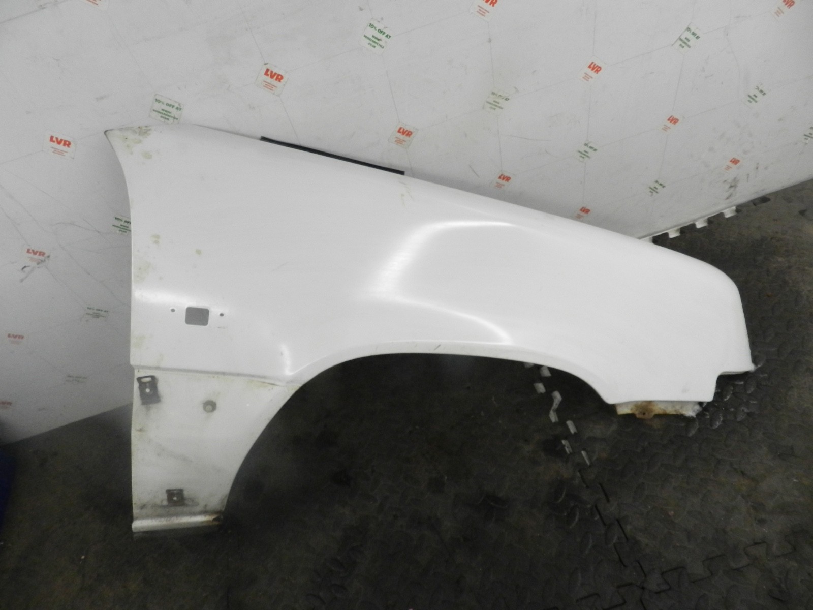 181. RENAULT 5 R5 NOT RS TURBO. DRIVER SIDE WING IN WHITE