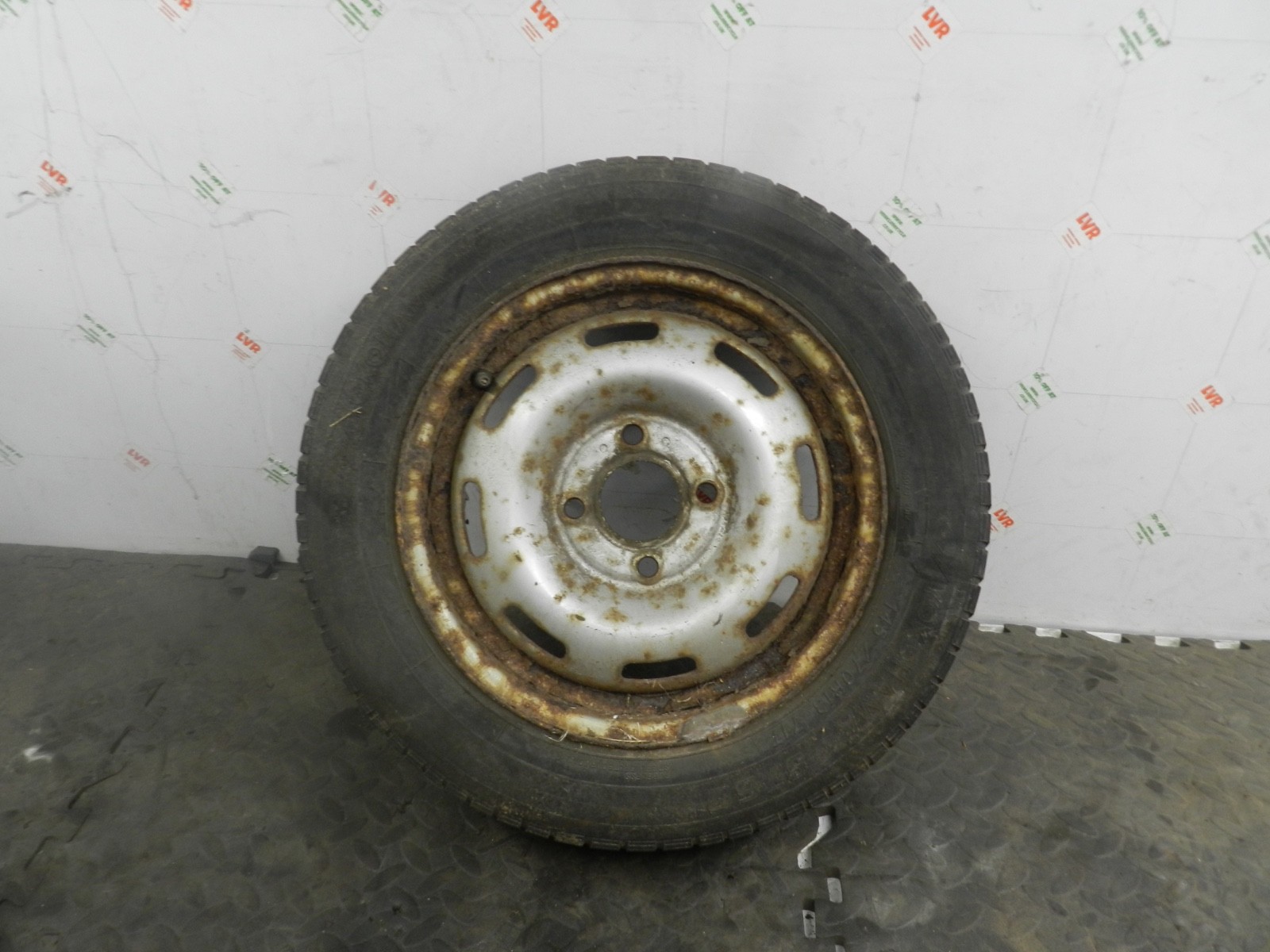 181. RENAULT 5 R5 NOT RS TURBO. STEEL WHEEL WITH TYRE - Image 2