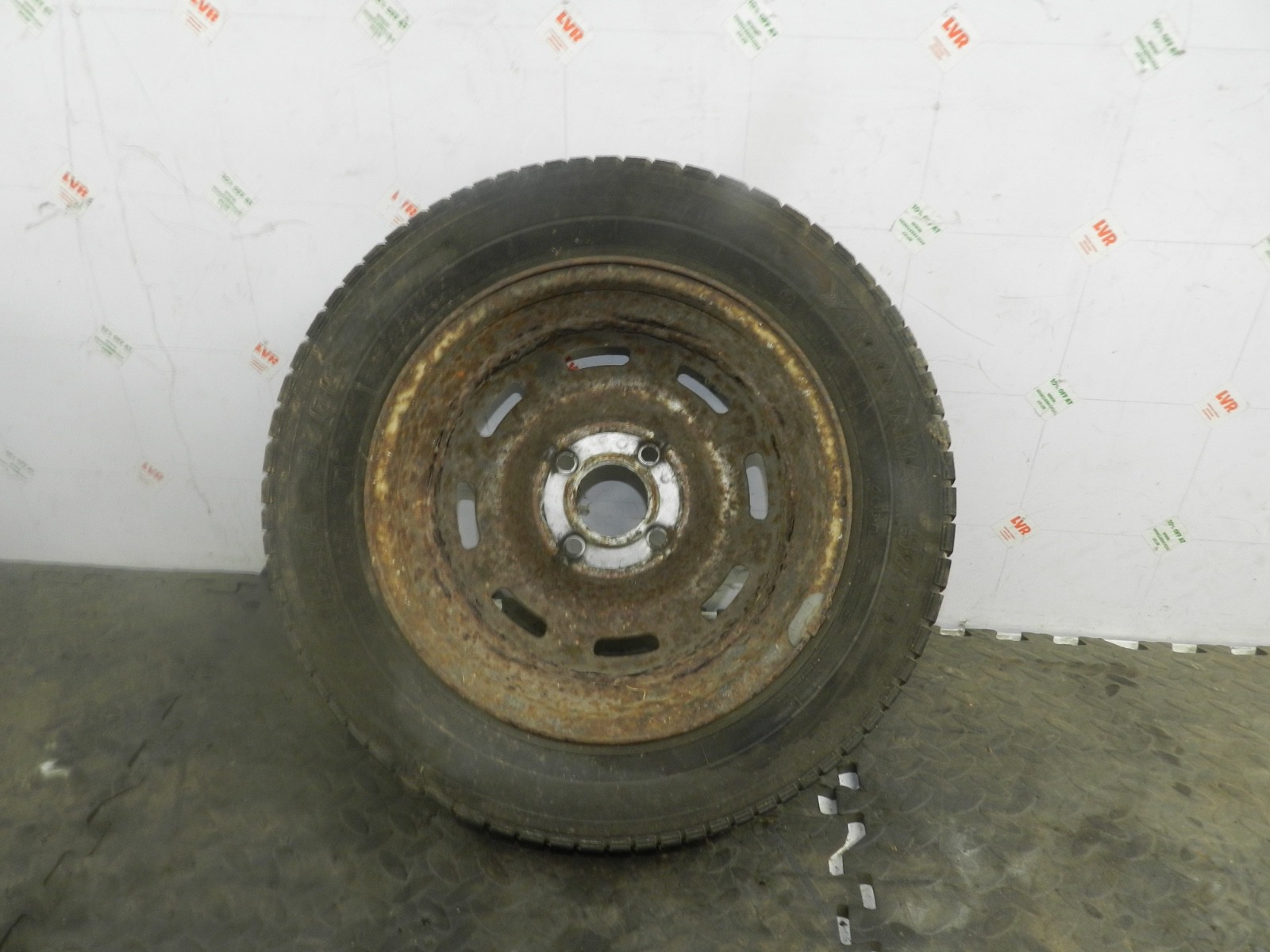 181. RENAULT 5 R5 NOT RS TURBO. STEEL WHEEL WITH TYRE - Image 4