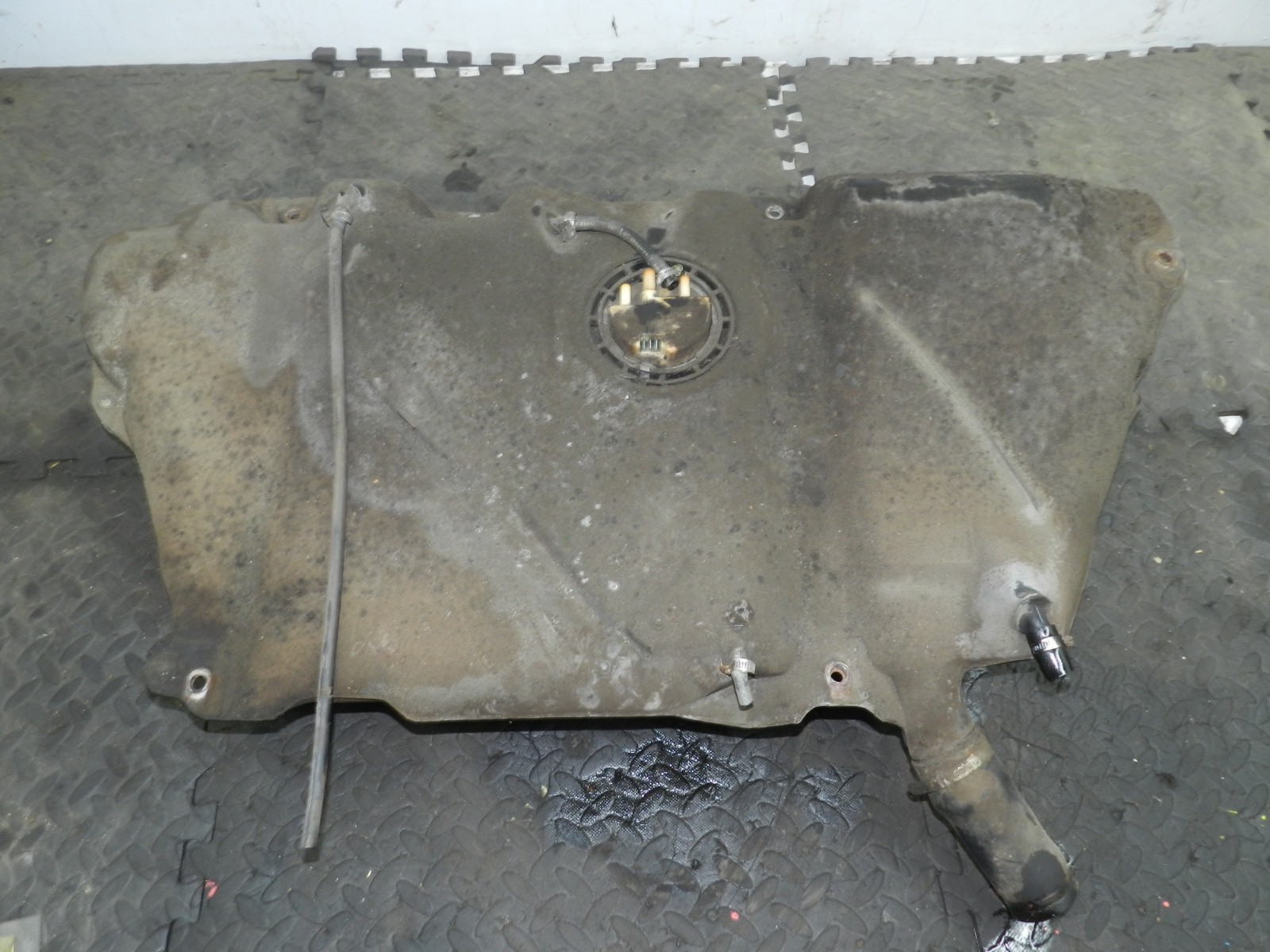 181. RENAULT 5 R5 NOT RS TURBO. PETROL FUEL TANK WITH PUMP 7700759862 - Image 5